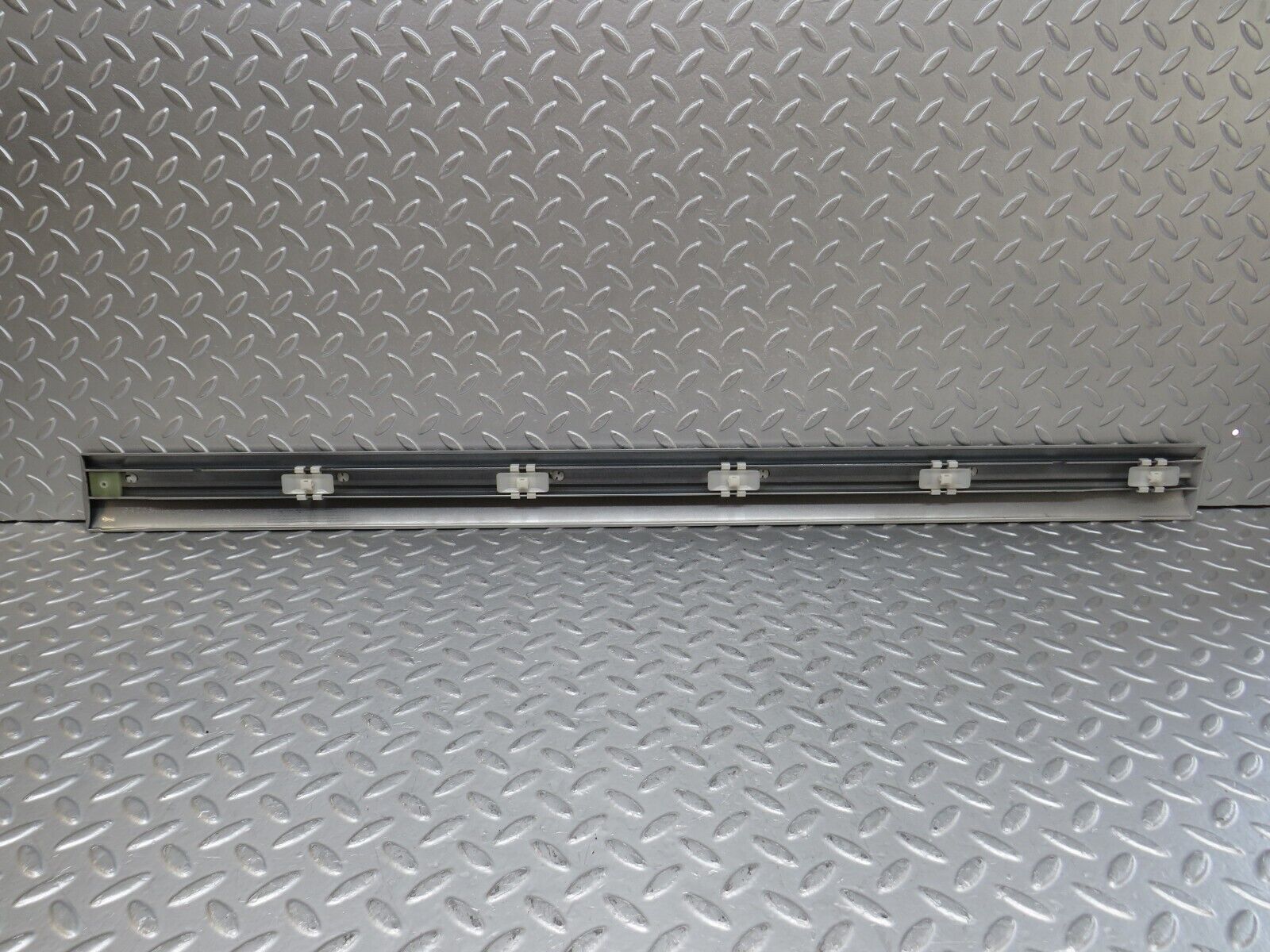 35013 Mercedes-Benz W210 320E Front Left Door Centre Moulding Trim 2106900382