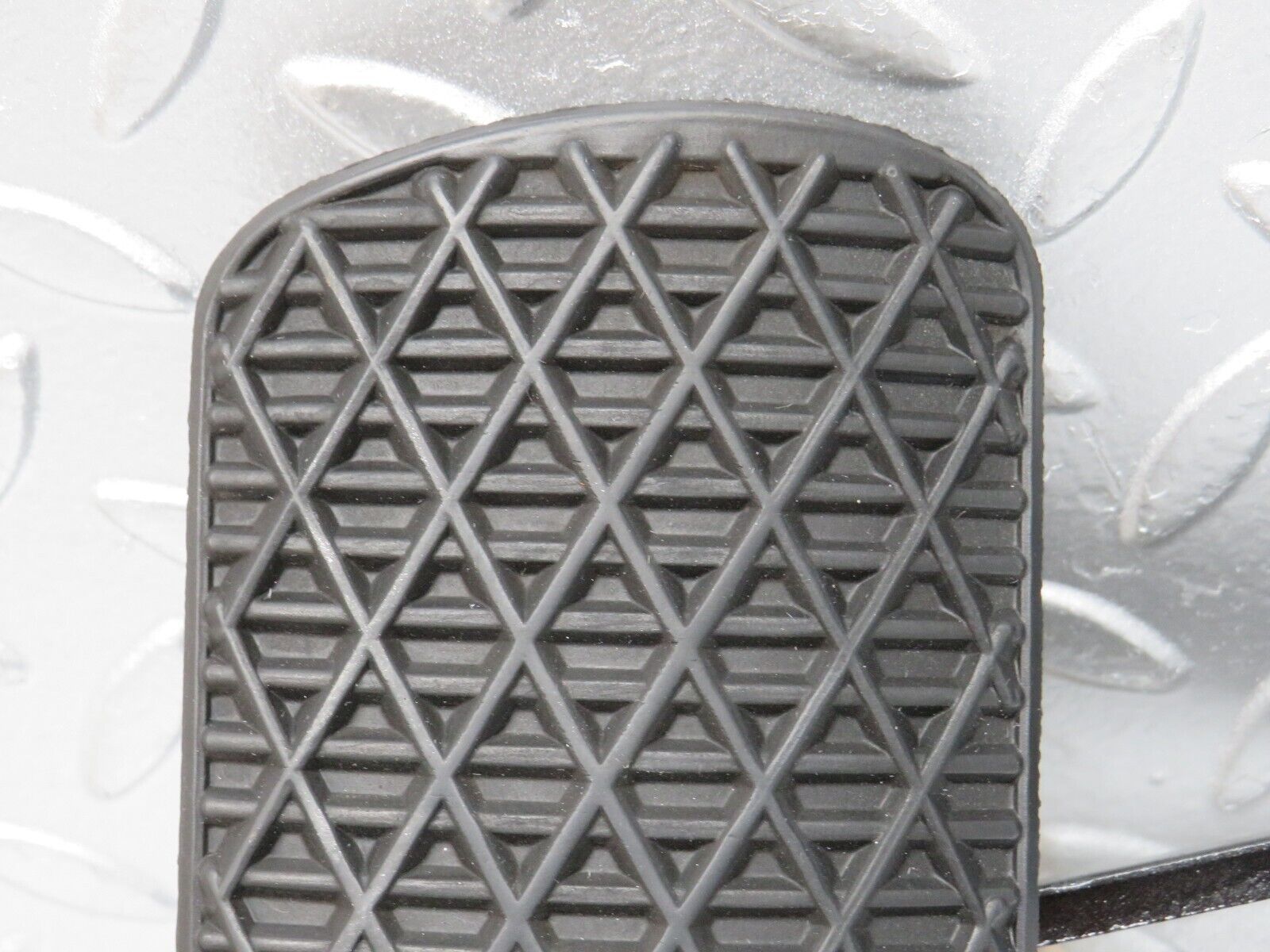 32553 Mercedes-Benz S124 300TE Wagon Brake Pedal With Rubber 1232910082