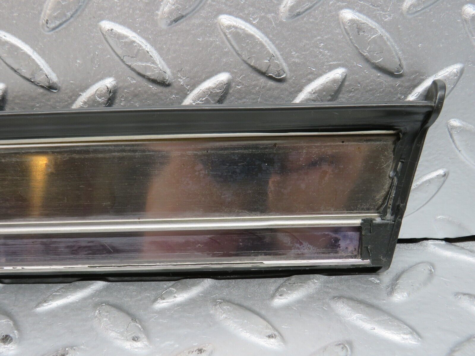 32296 Mercedes-Benz S124 300TE Wagon Front Left Fender Wing Lower Moulding Trim