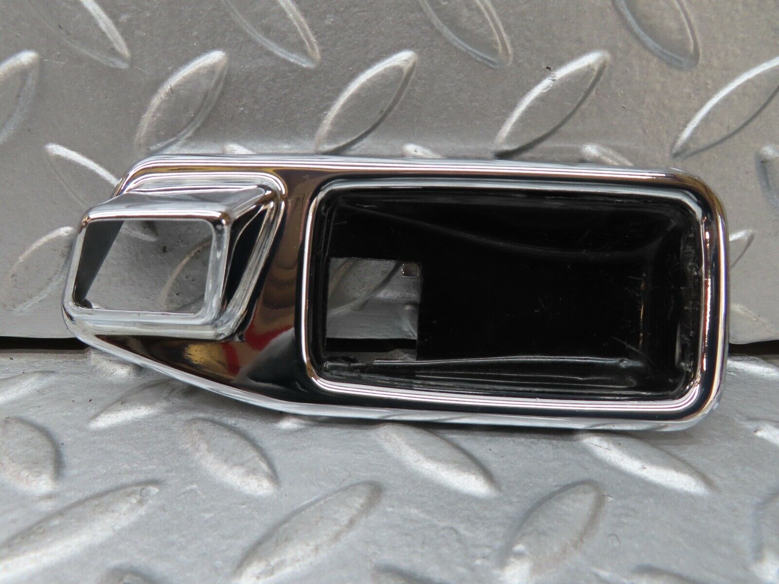 17573 Mercedes-Benz W116 450SEL Chrome Frame For Door Opener Left 1167660111