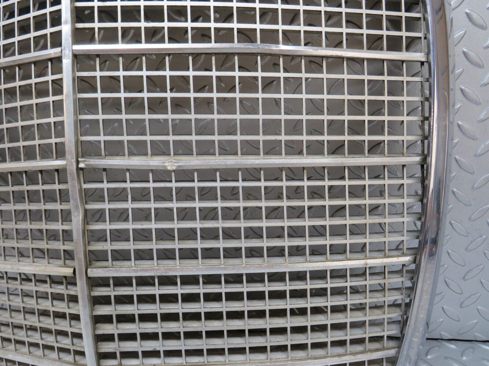 35837 Mercedes-Benz W108 Bonnet Grill Chrome