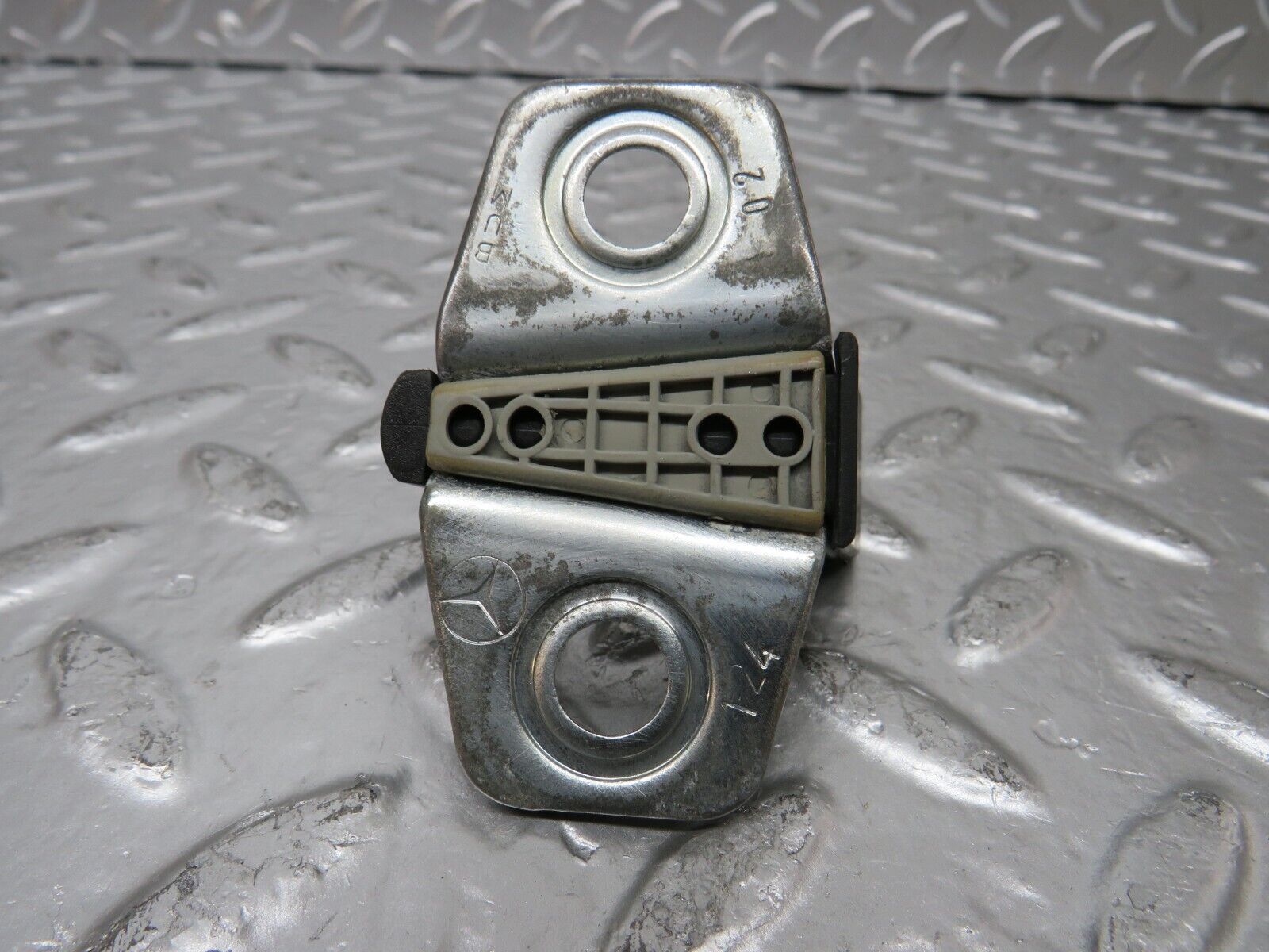 25184 Mercedes-Benz W201 190D Door Lock Latch