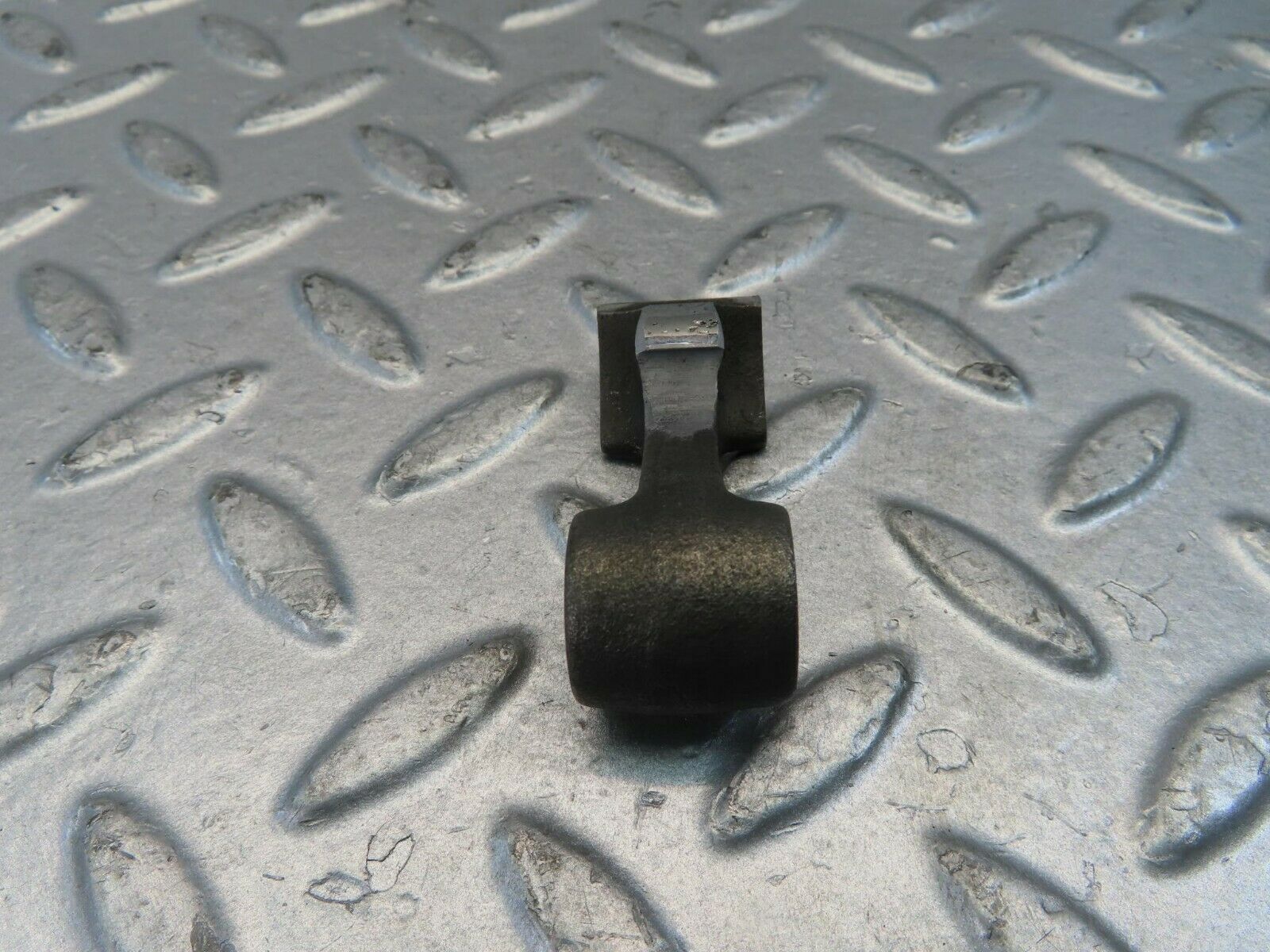 10972 Mercedes-Benz W115 220D Rocker Arm