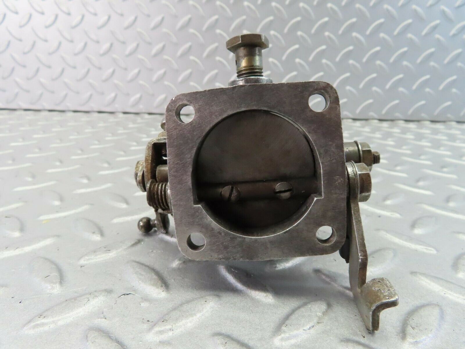 7970 Mercedes-Benz W115 220D Throttle Body 6150710206