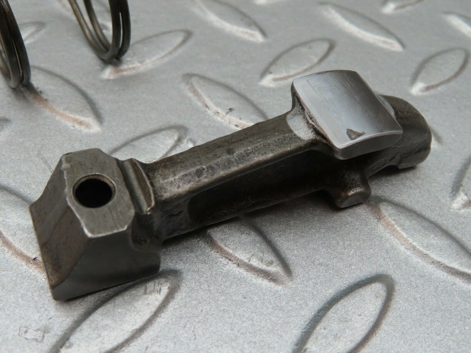 3533 Mercedes-Benz W108 280SE Valve Rocker Arm With Retaining Spring