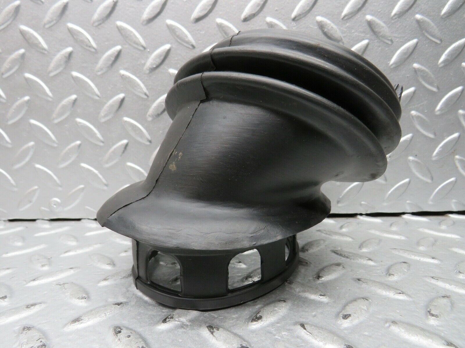 21761 Mercedes-Benz W126 300SE Fuse Box Rubber Grommet 1265450146