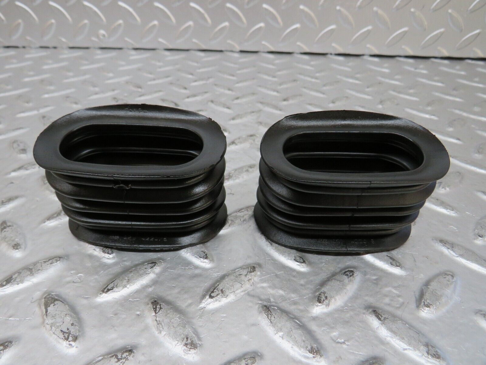 26522 Mercedes-Benz C124 220CE Door Wire Protector Rubber 1248210197