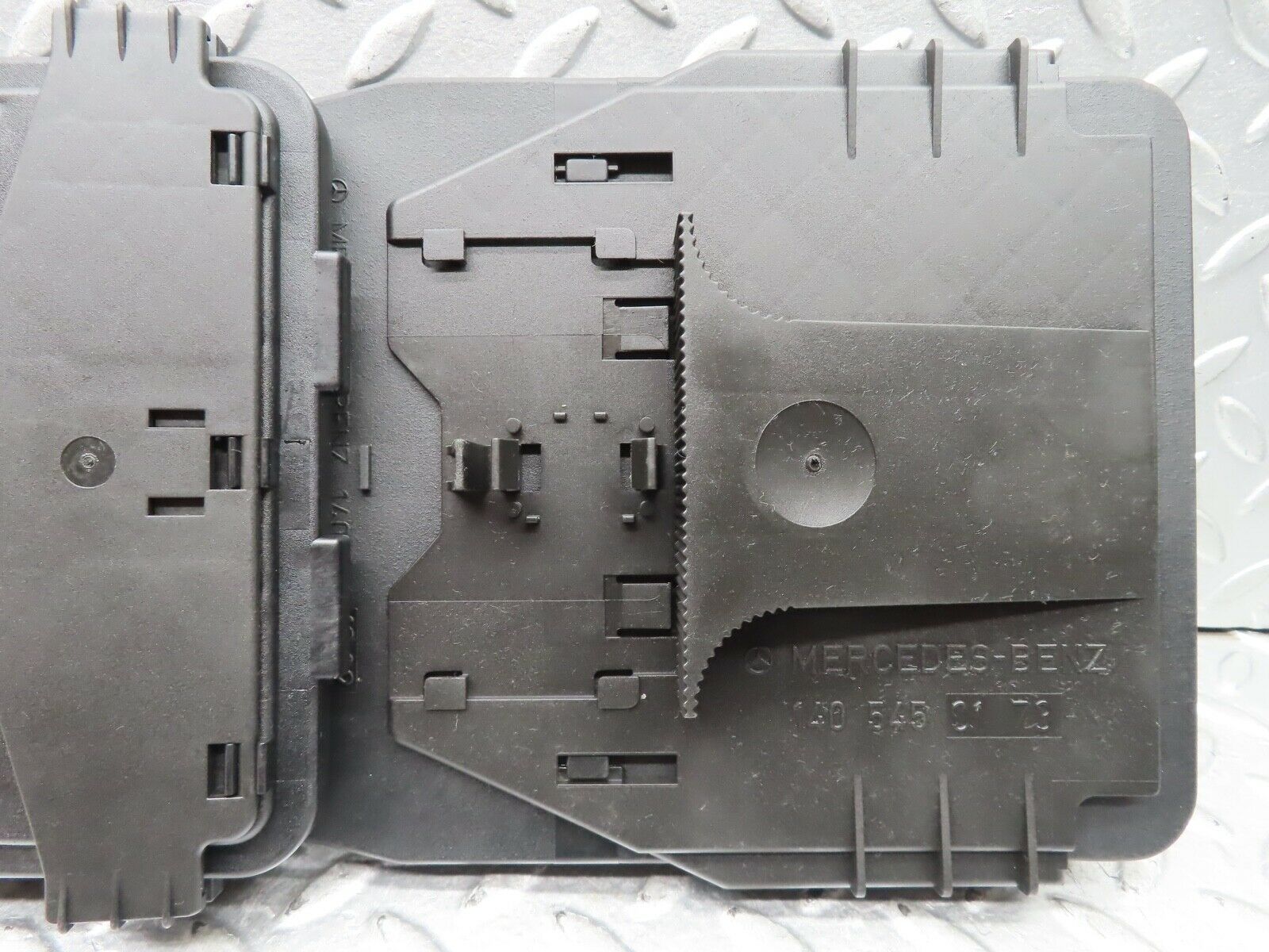 19684 Mercedes-Benz C140 CL420 Coupe Fuse Box Lid 1405450173