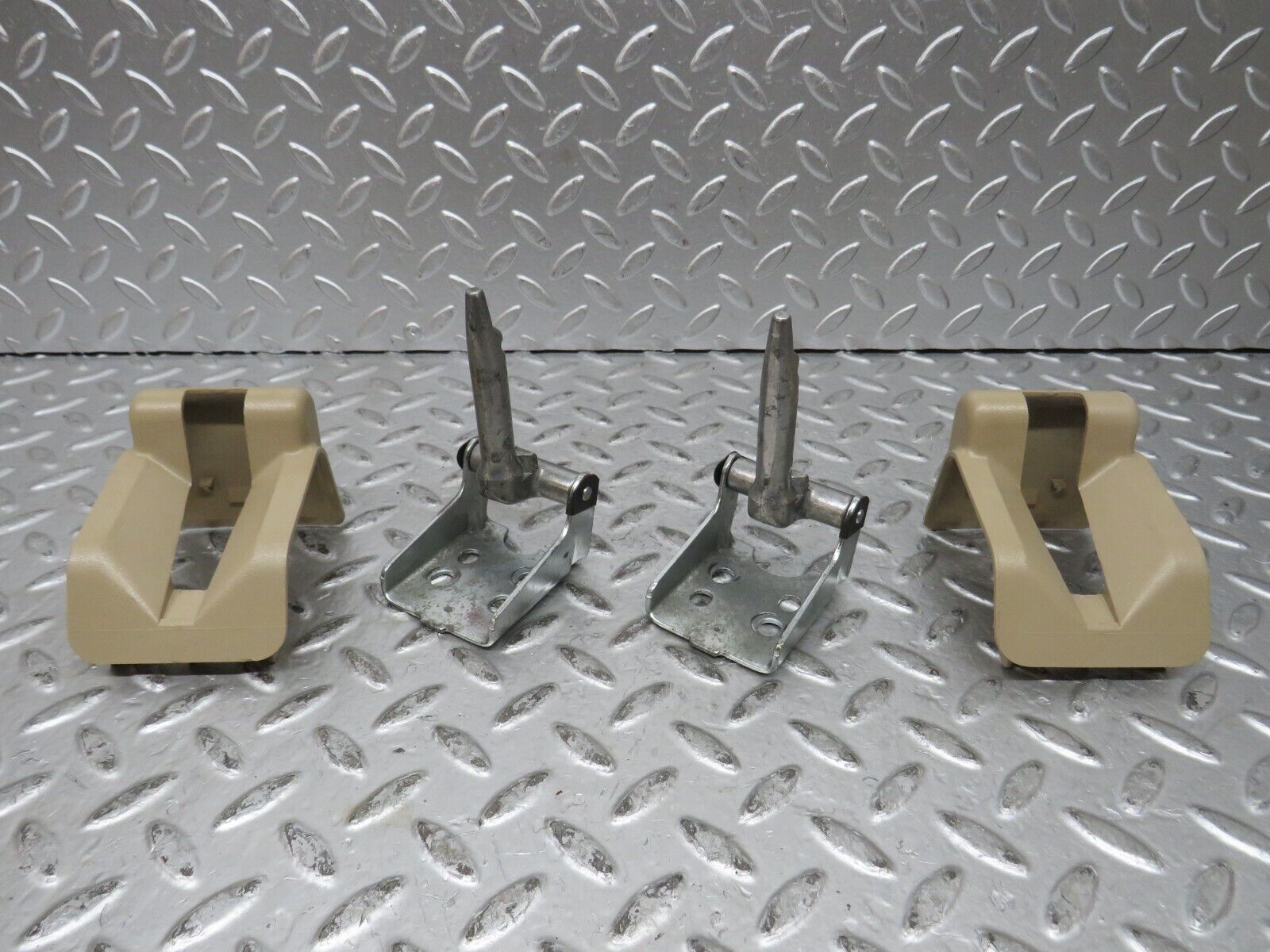 27832 Mercedes-Benz S124 300TE Wagon Rear Seat Hinge Pair With Cover 124922013