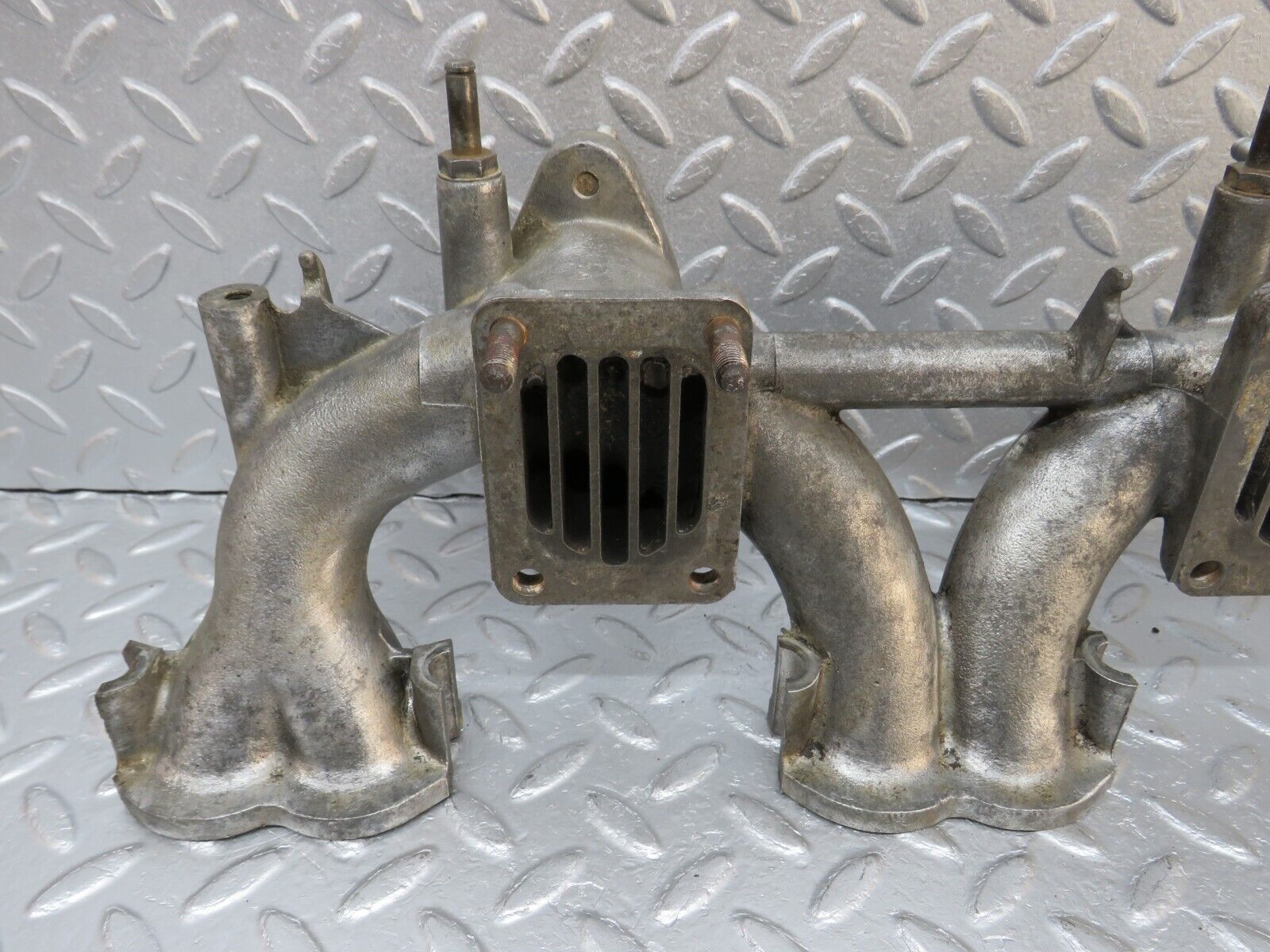 40354 Mercedes-Benz W110 230 Intake Manifold 1801413301