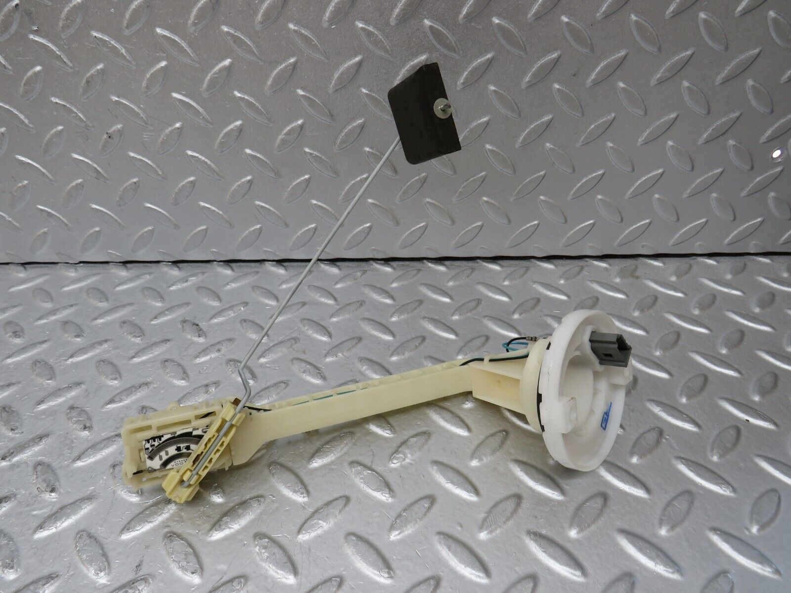 35066 Mercedes-Benz W210 320E Fuel Level Sender Unit 2105422317 221838001006