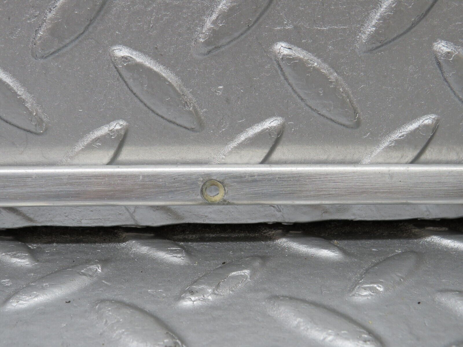 36216 Mercedes-Benz W126 420SE Sunroof Chrome Trim