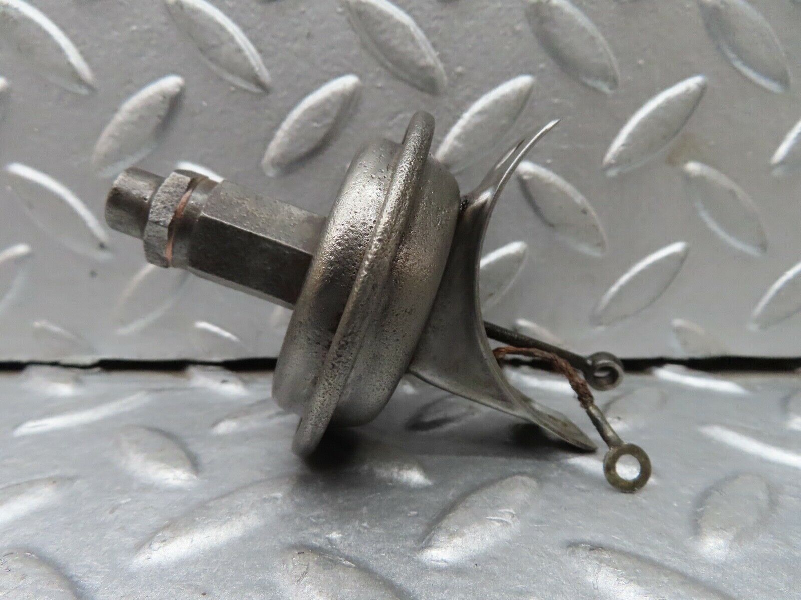 18574 Mercedes-Benz W136 170V Ignition Distributor Vacuum Control Valve