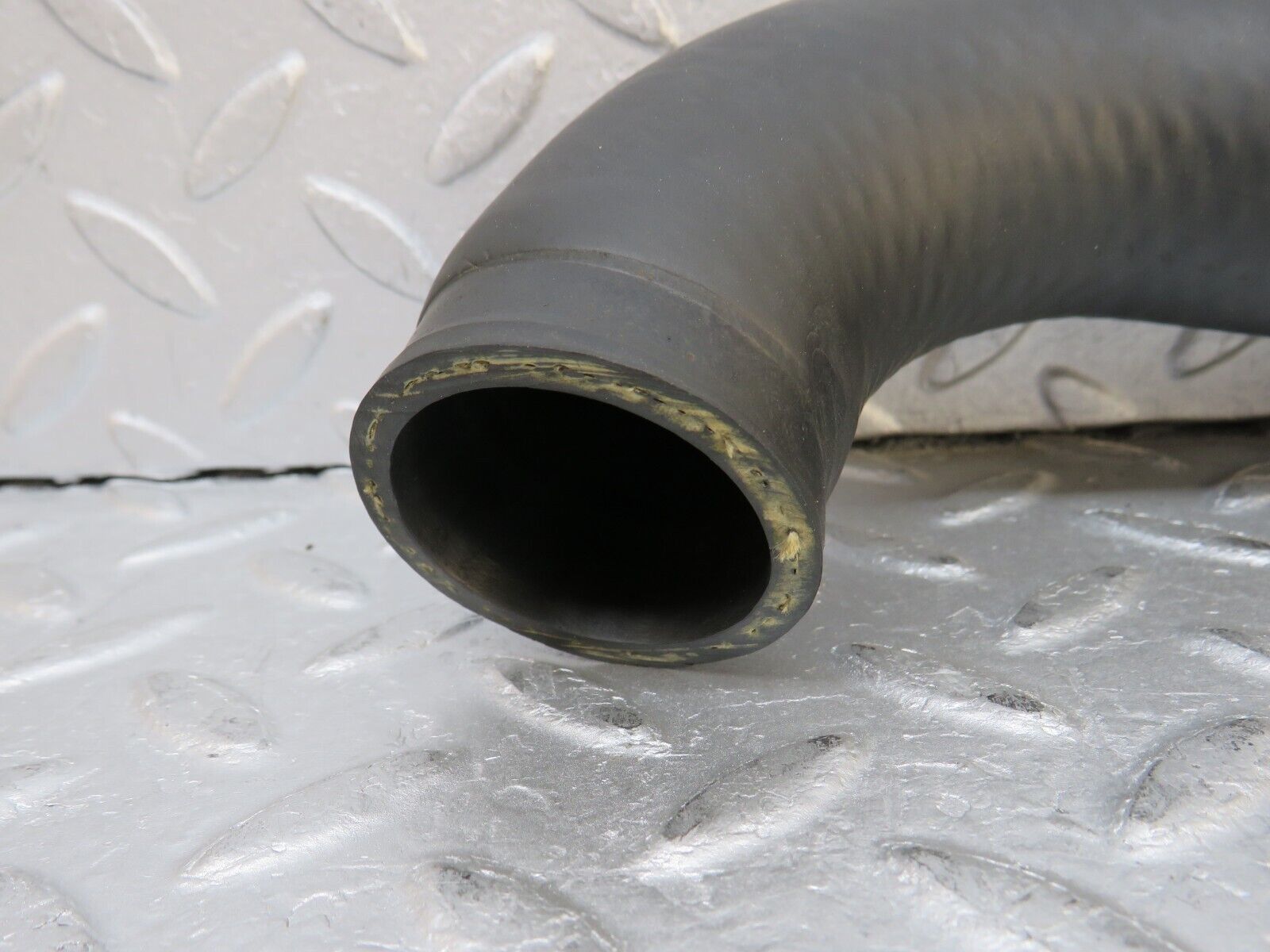 37546 Mercedes-Benz W109 300SEL Upper Radiator Hose Pipe 1165010782