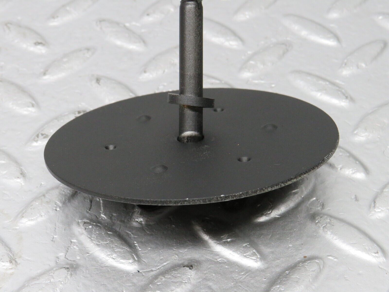 40538 Mercedes-Benz W123 300D Spare Wheel Holder