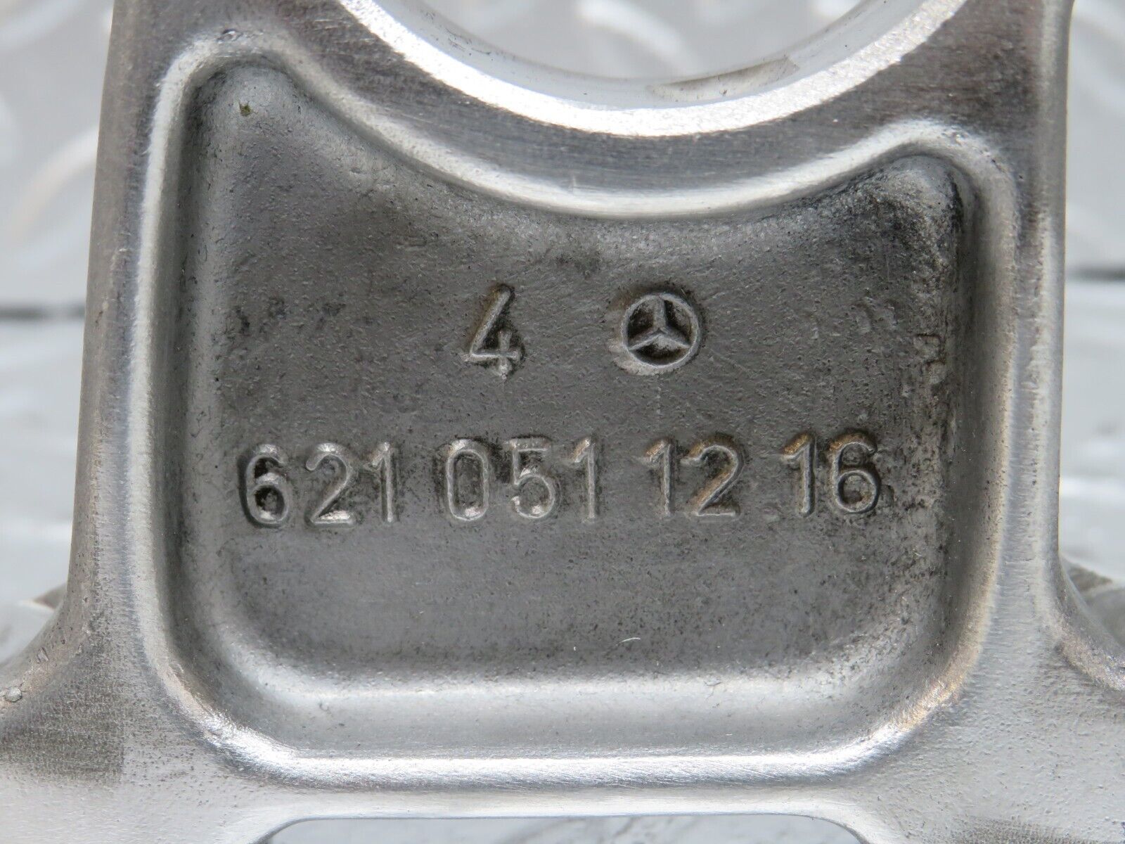 0257 Mercedes-Benz W123 220D Camshaft Tower Bearing 6210511216