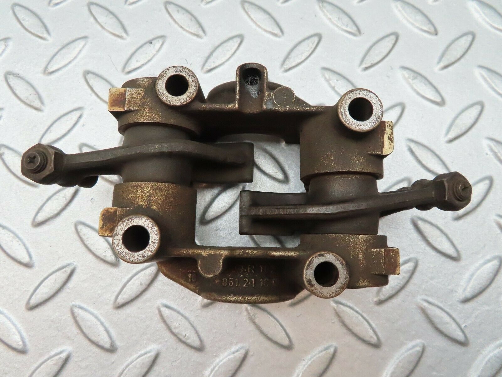 3888 Mercedes-Benz S123 200T Wagon Rocker Arms Camshaft Bearing Block 1020512110