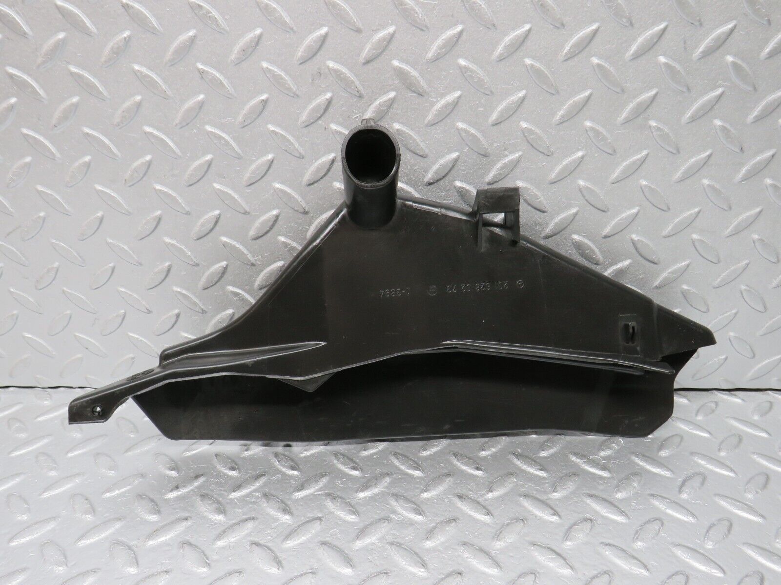 38778 Mercedes-Benz W201 190E 2.6L Front Right Rain Gutter Drain Channel 2016280273