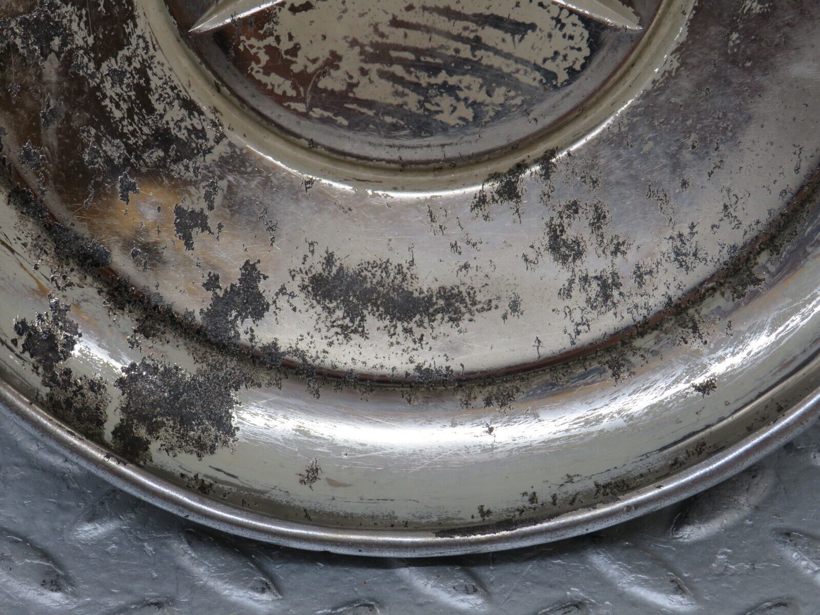 35761 Mercedes-Benz W108 Chrome Wheel Hub Cap