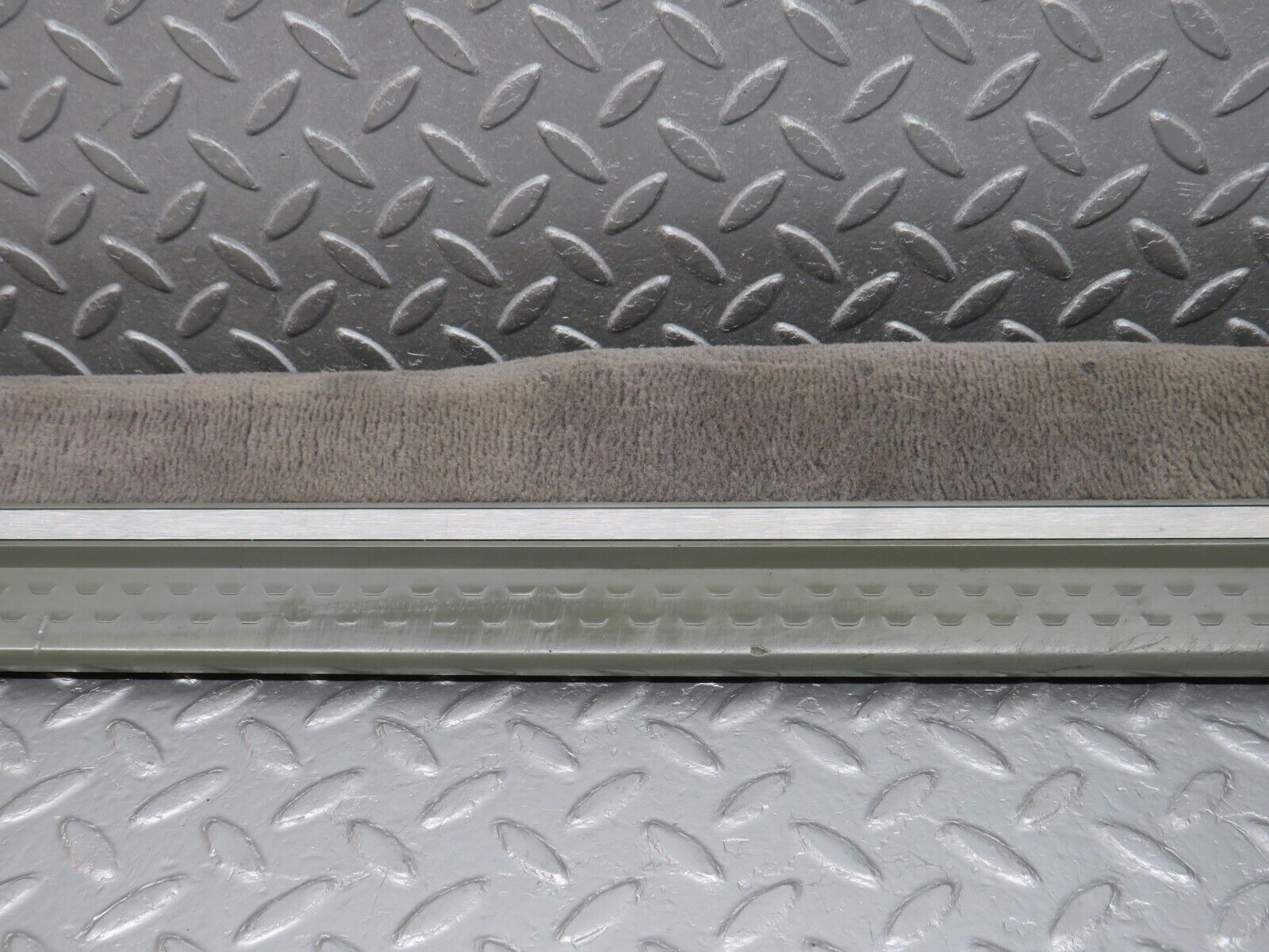 39365 Mercedes-Benz R129 320SL Coupe Right Door Sill Cover Grey 1296800235