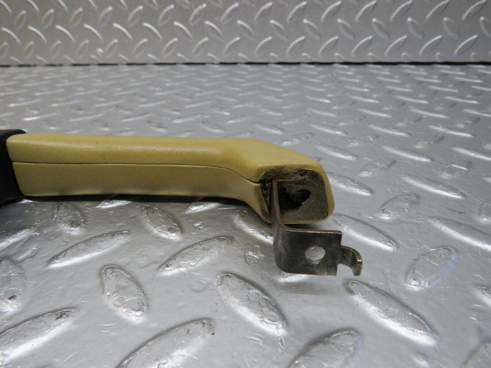 34342 Mercedes-Benz C126 380SEC Coupe Rear Right Interior Handle