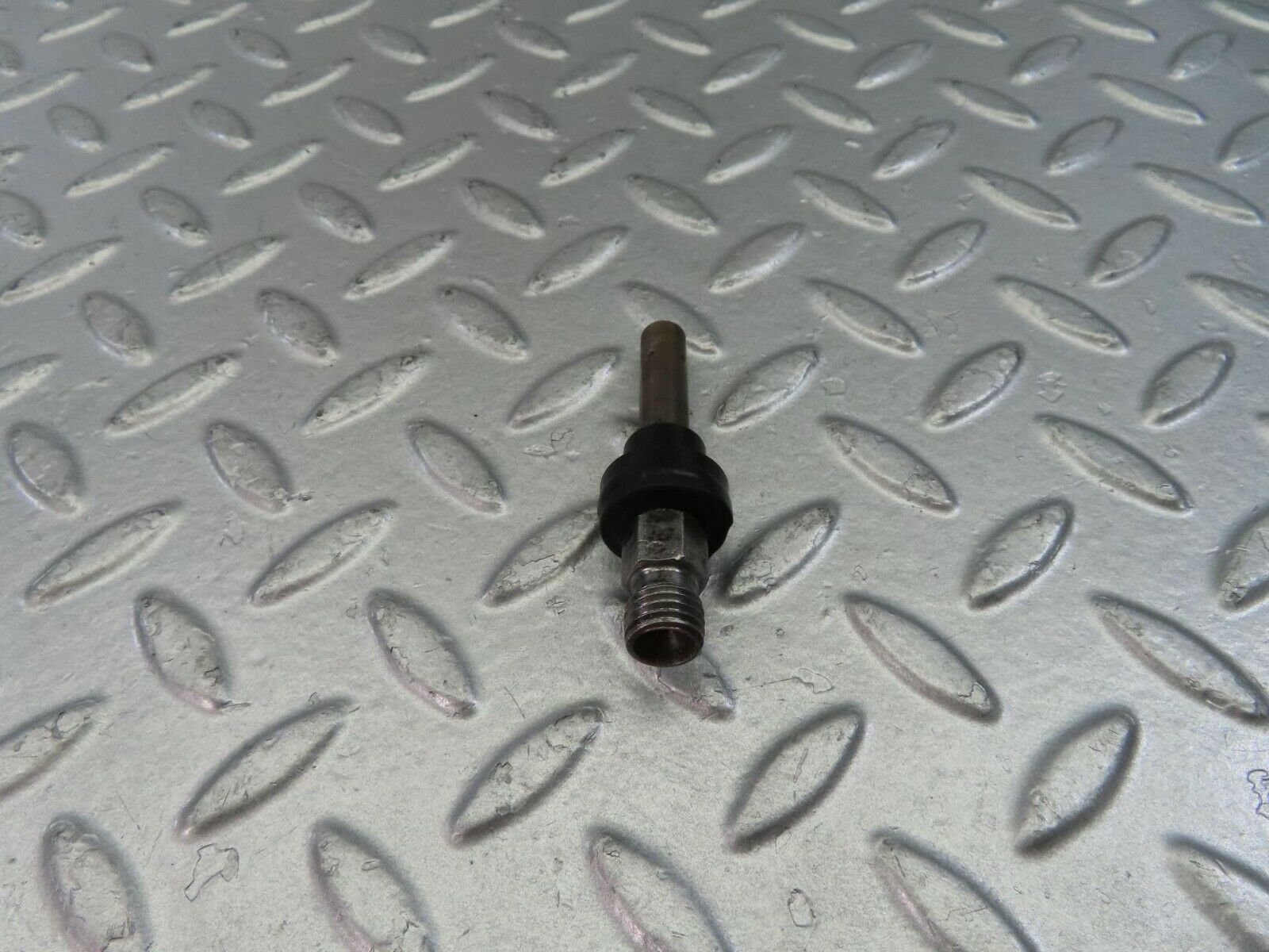 10792 Mercedes-Benz W123 230E Fuel Injector Bosch 0437502010