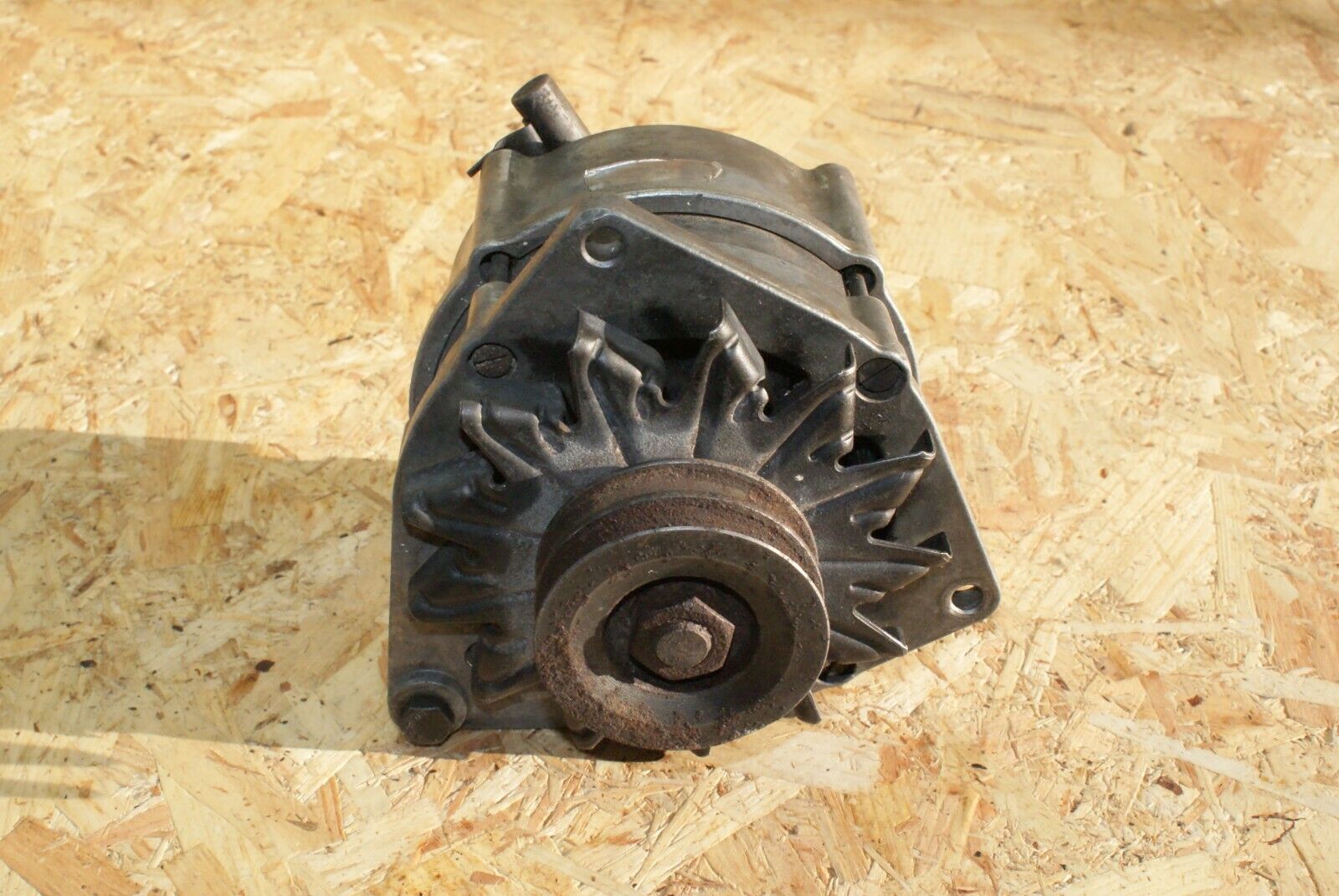2355 Mercedes-Benz W123 280E Alternator Bosch 1125884274