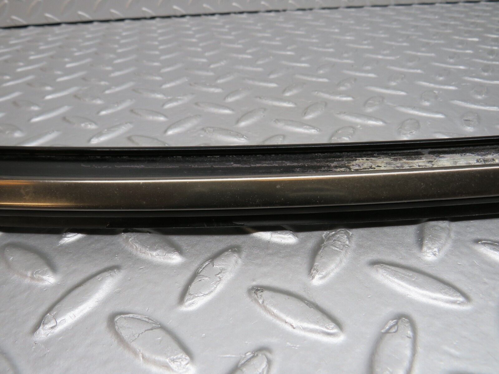 38607 Mercedes-Benz R129 280SL Coupe Front Windscreen Top Chrome Trim