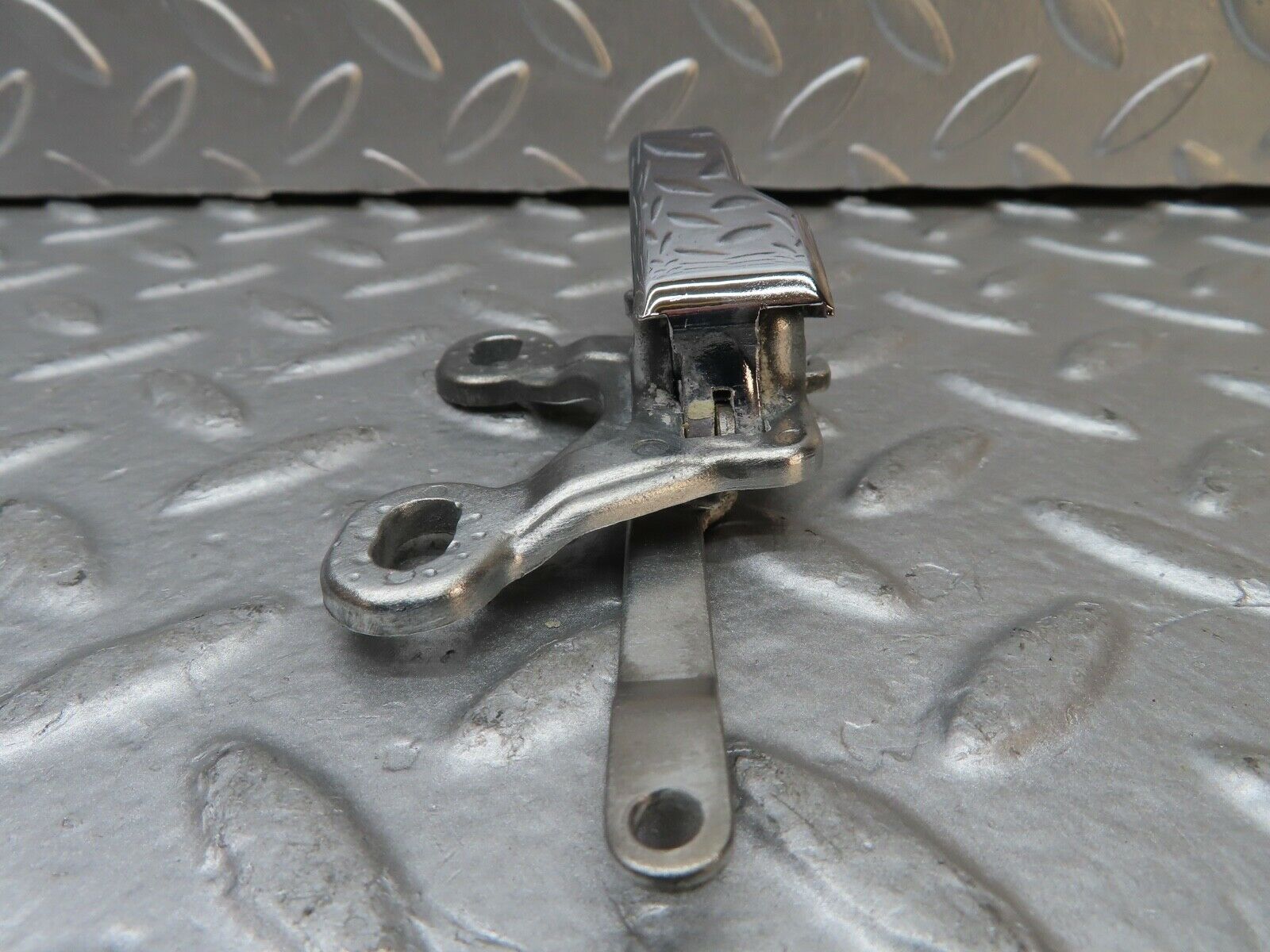 20841 Mercedes-Benz W114 250CE Coupe Right Interior Door Handle 1107660419