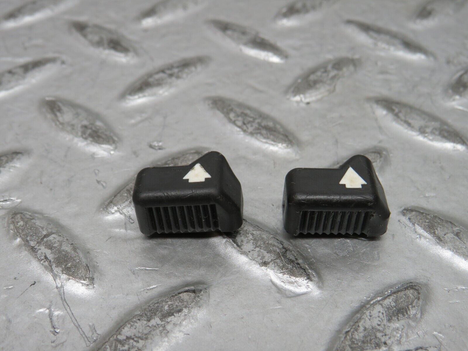 28317 Mercedes-Benz S123 240D Wagon Heater Control Knob Set