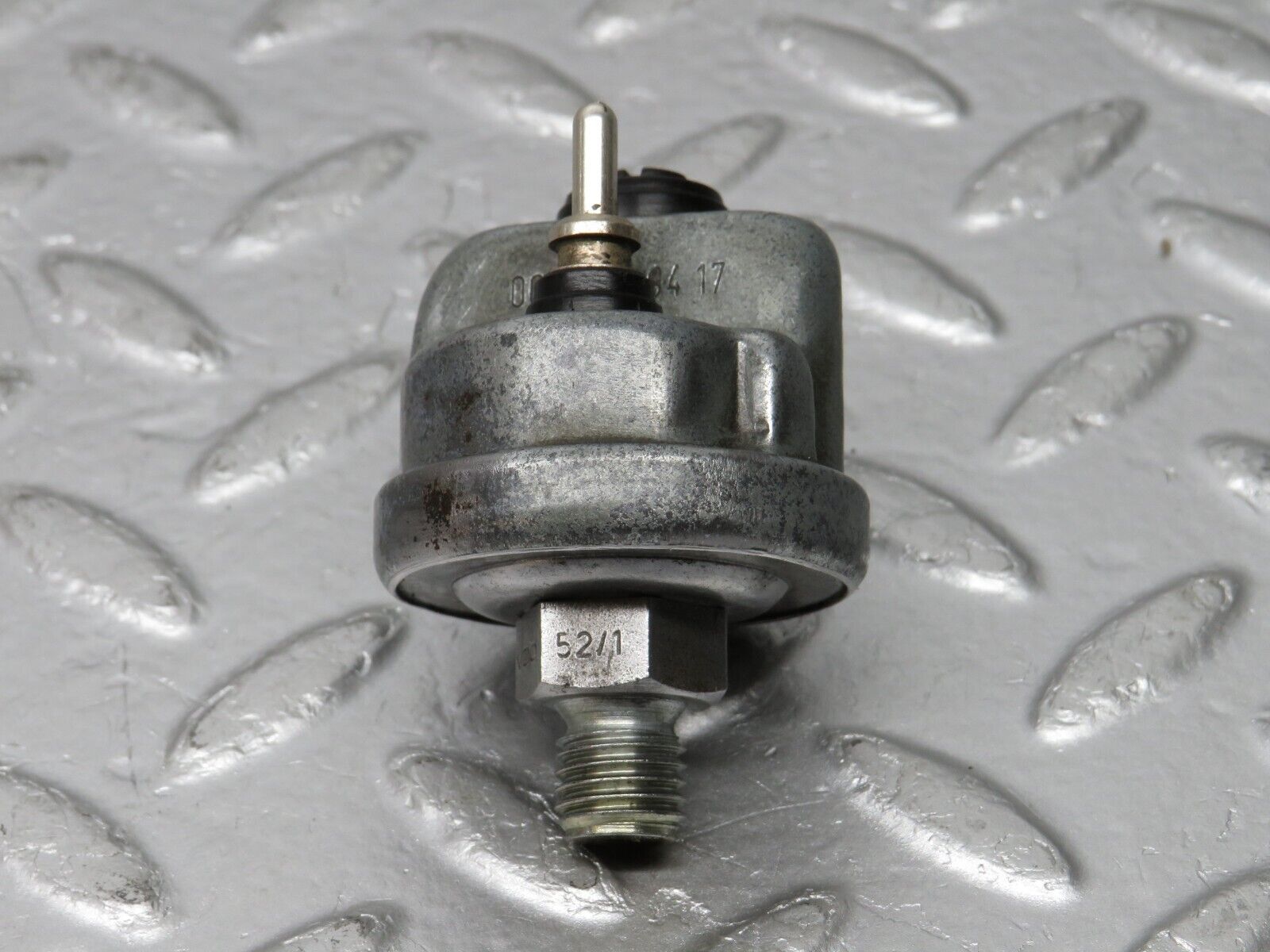 32702 Mercedes-Benz S124 300TE Wagon Oil Pressure Sensor 0065429417