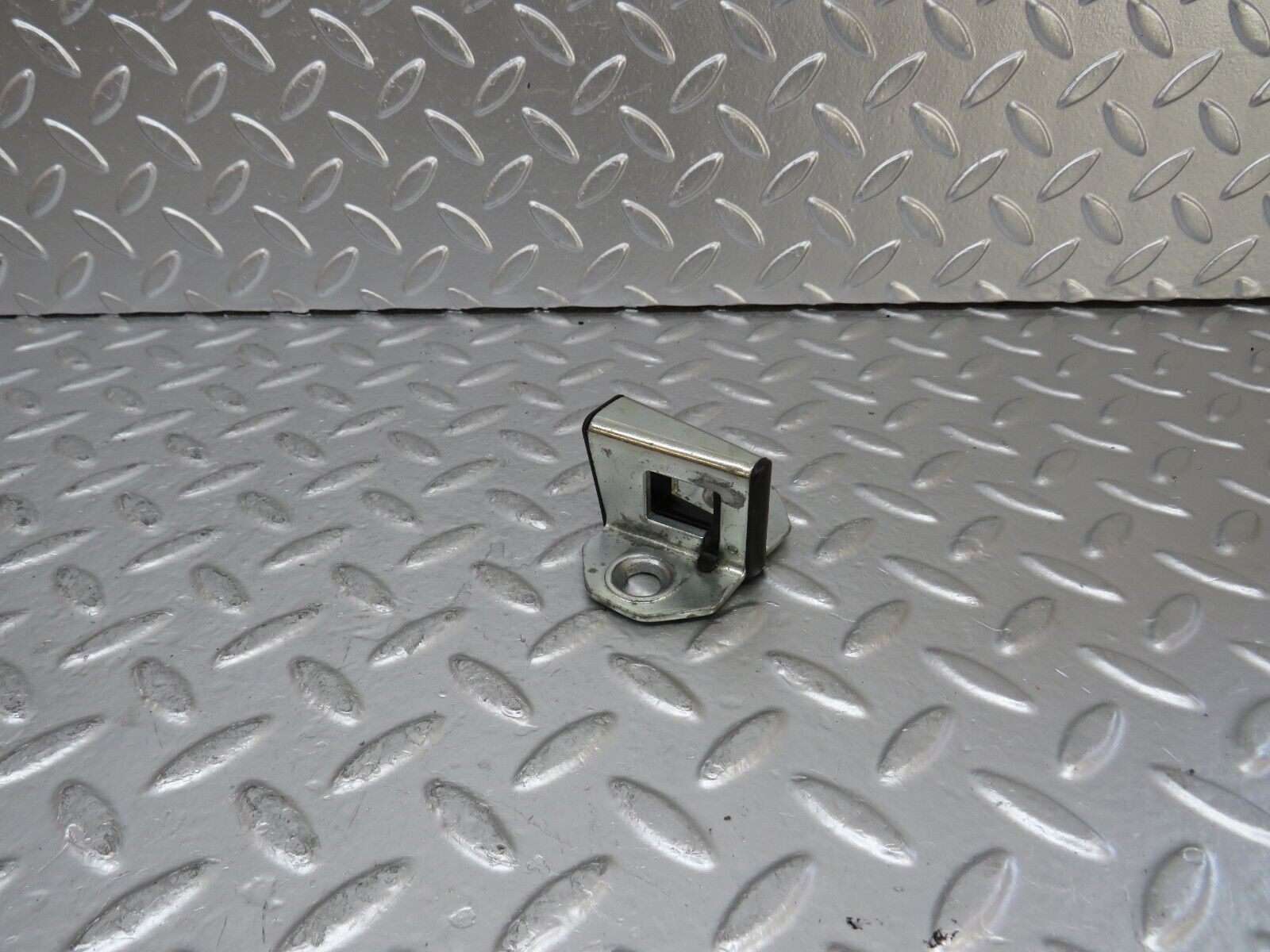 25031 Mercedes-Benz W140 S320 Door Lock Latch Right Side