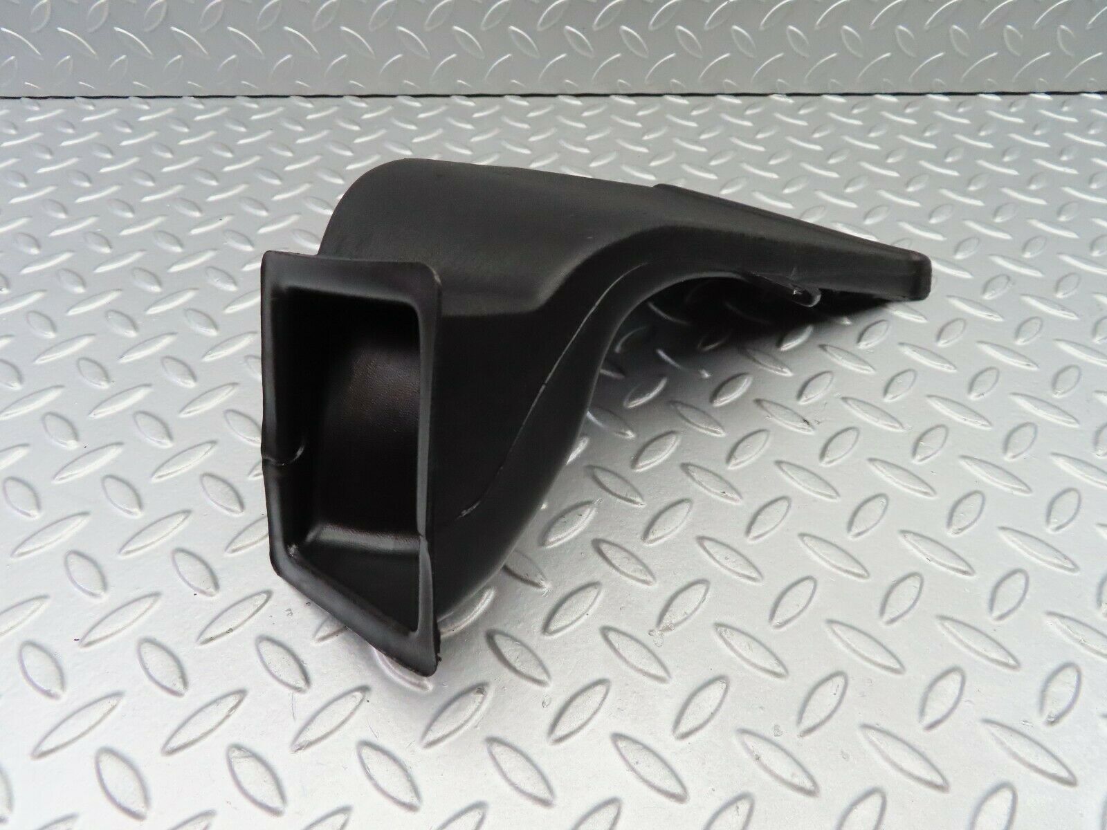 6974 Mercedes-Benz C107 350SLC Coupe Floor Ventillation Duct Right 1078310246