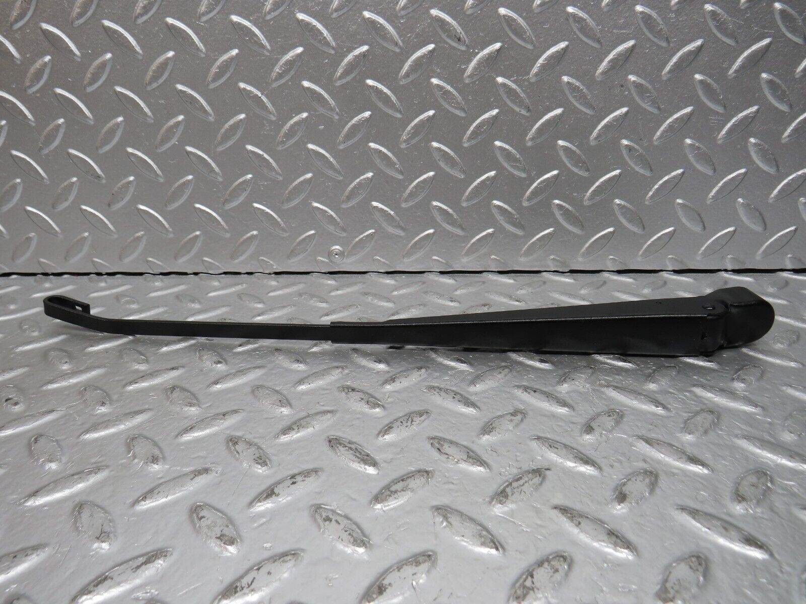 31160 Mercedes-Benz W123 200D Wiper Arm Bosch Right Side