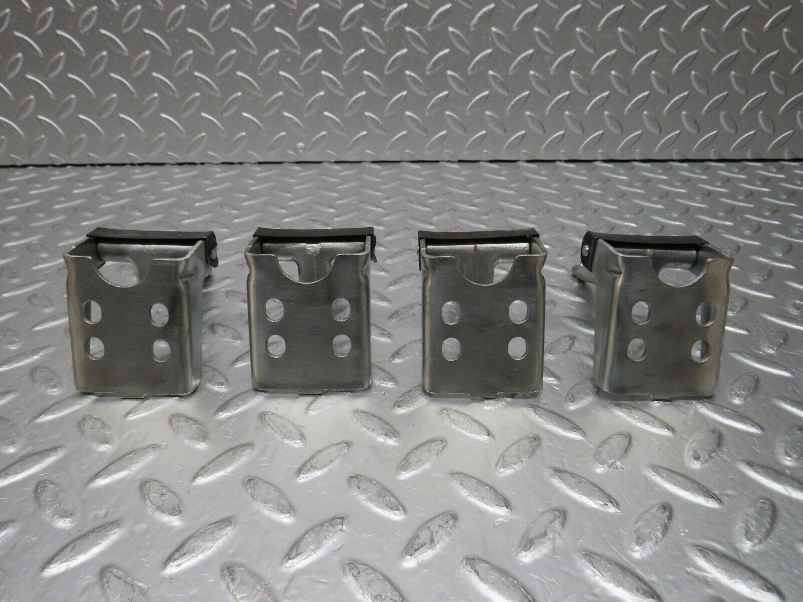 31363 Mercedes-Benz S124 220TE Wagon Rear Seat Hinge Set