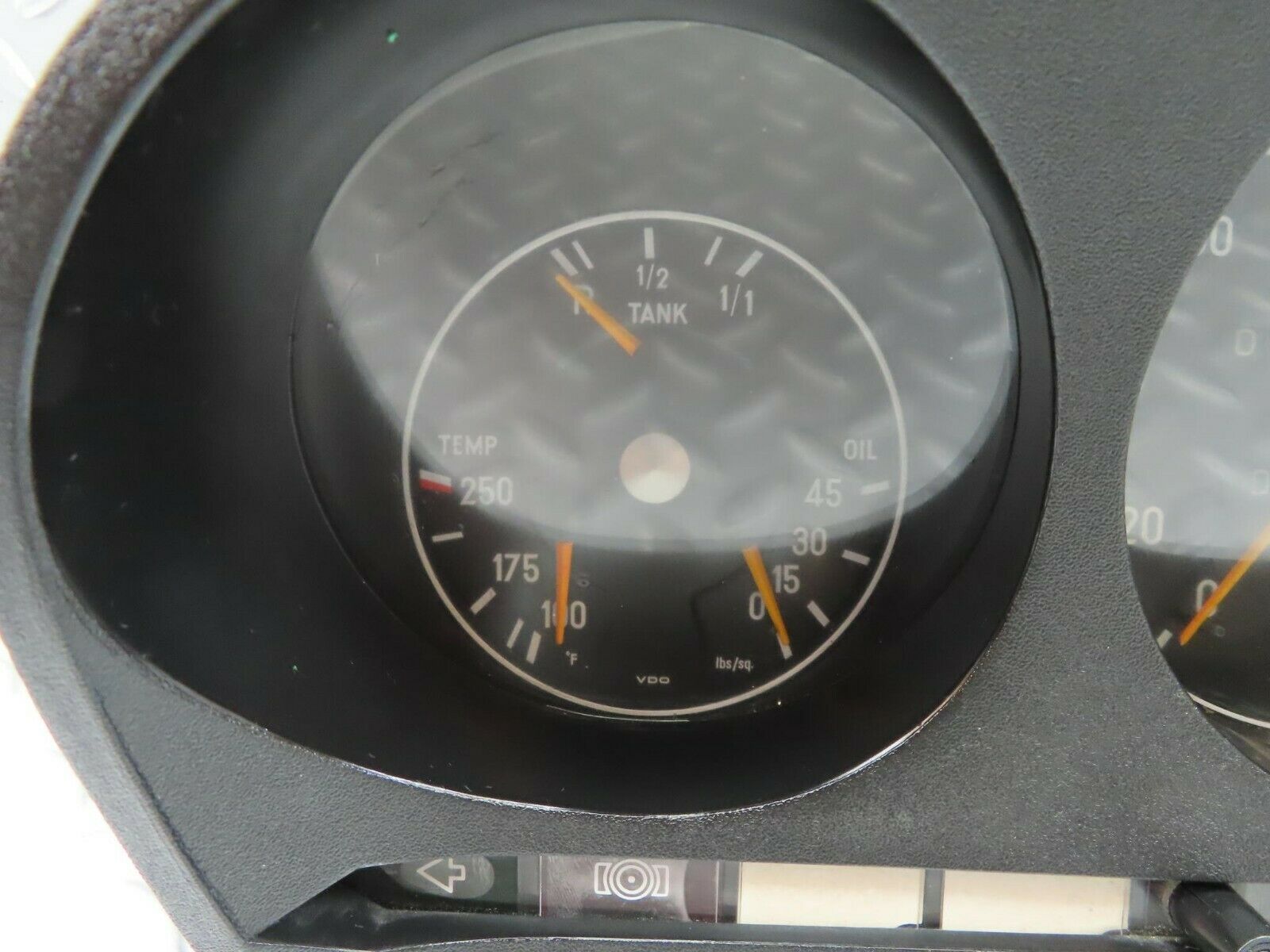 6921 Mercedes-Benz C107 350SLC Coupe Instrument Cluster 1075421001