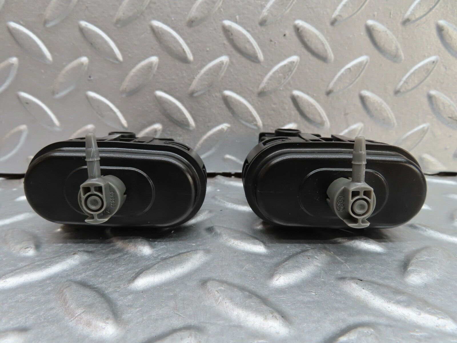 19366 Mercedes-Benz C140 CL420 Coupe 2x Heater Box Vacuum Actuator 9062600602