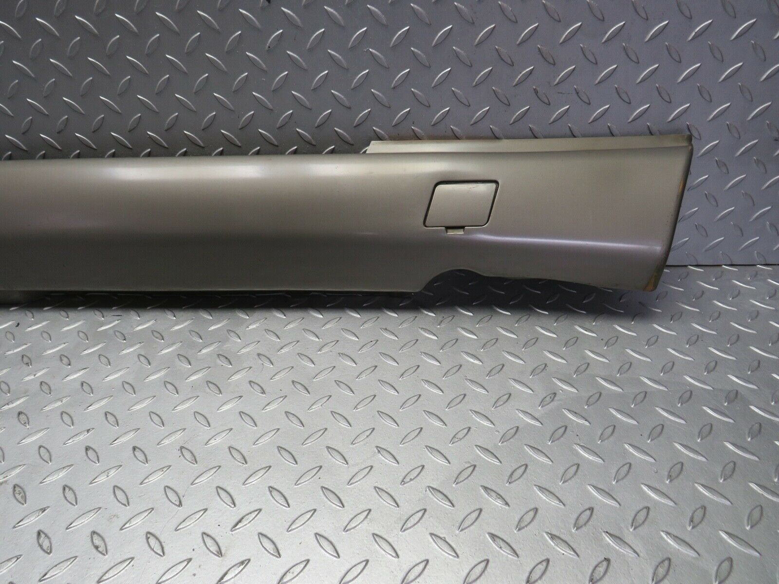 21810 Mercedes-Benz W126 300SE Side Skirt Right Side 1266905040