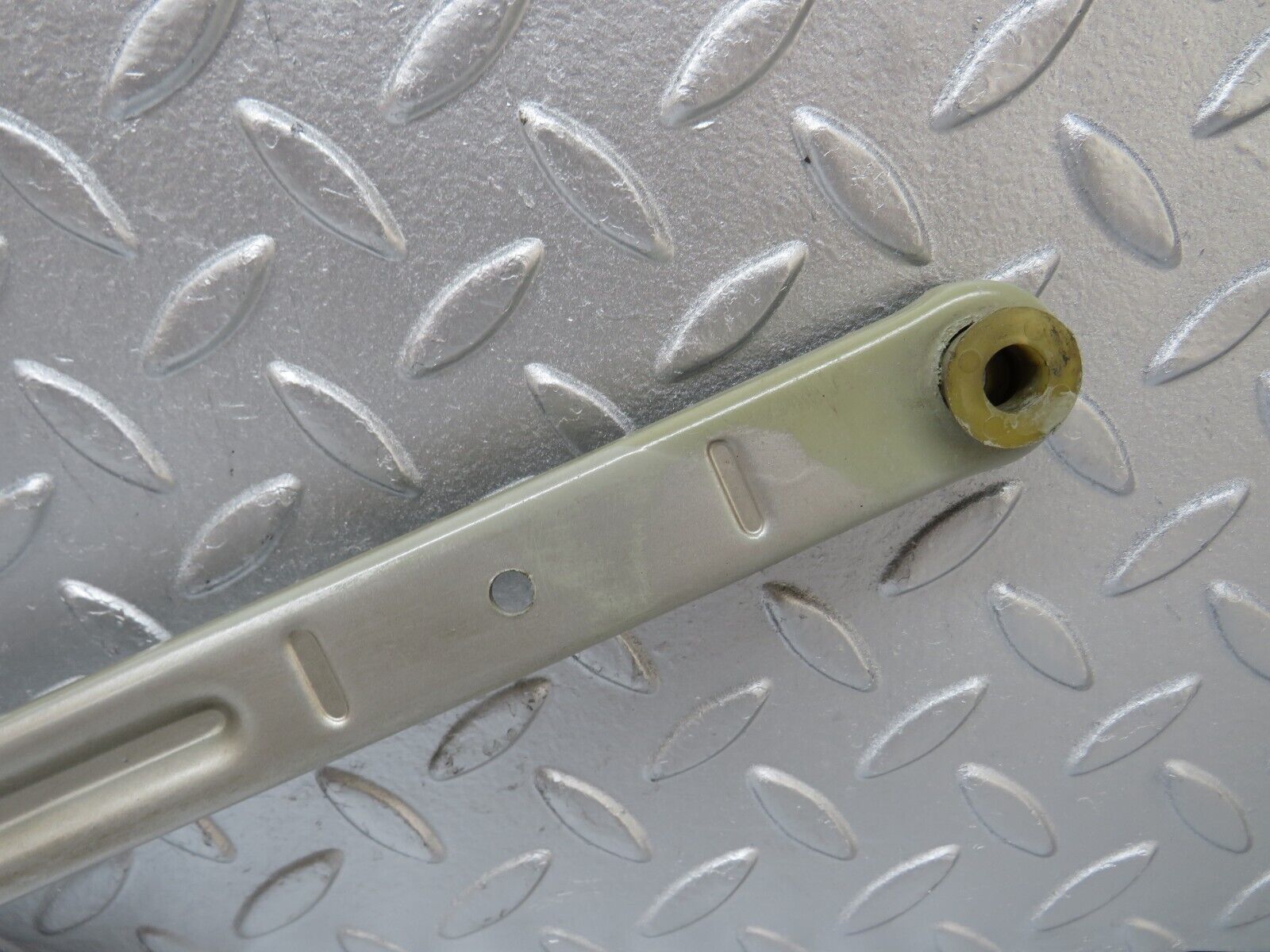 33723 Mercedes-Benz W201 190E 2.0L Bonnet Hinge Right Side