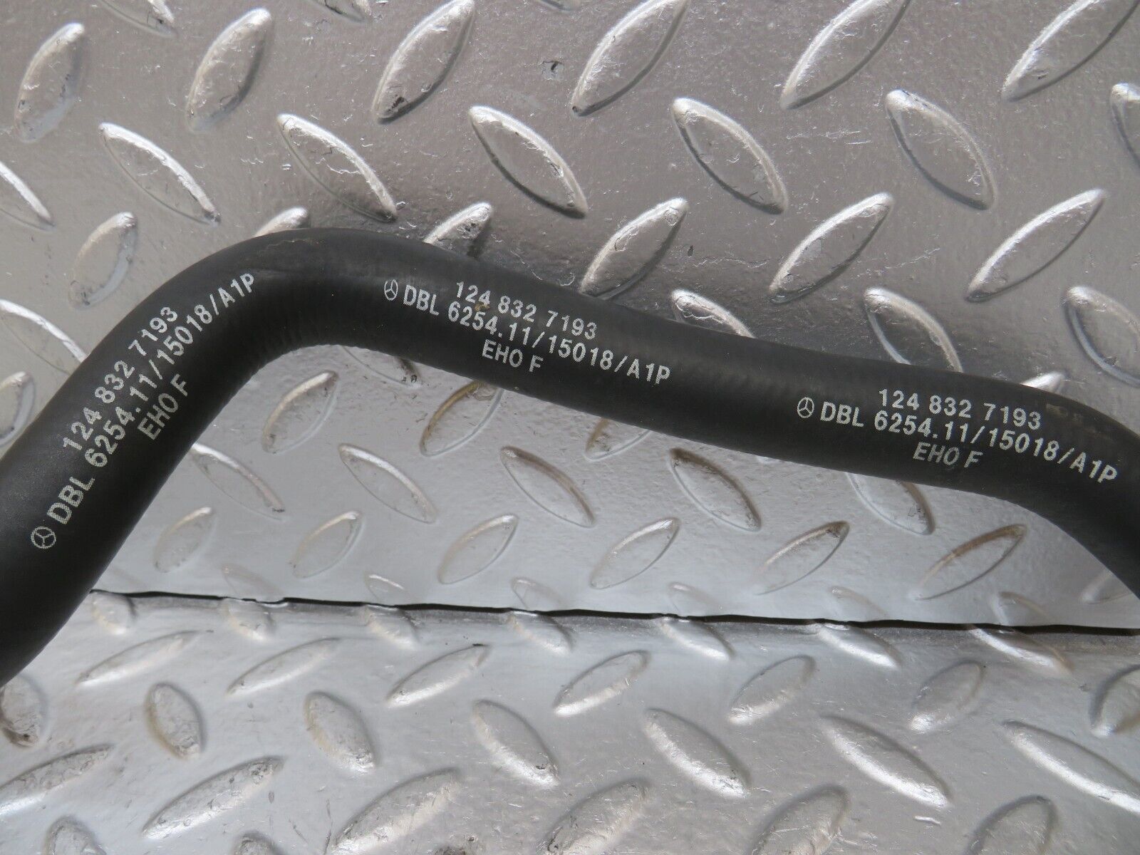 25795 Mercedes-Benz W124 280E Heater Hose 1248327193