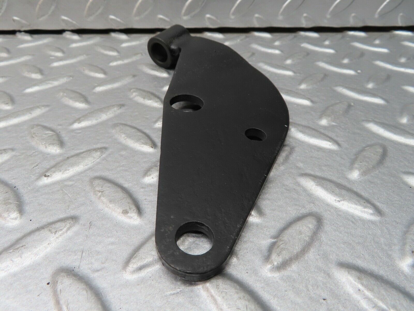 18750 Mercedes-Benz W120 W121 Ponton Engine Mount Bracket Left & Right