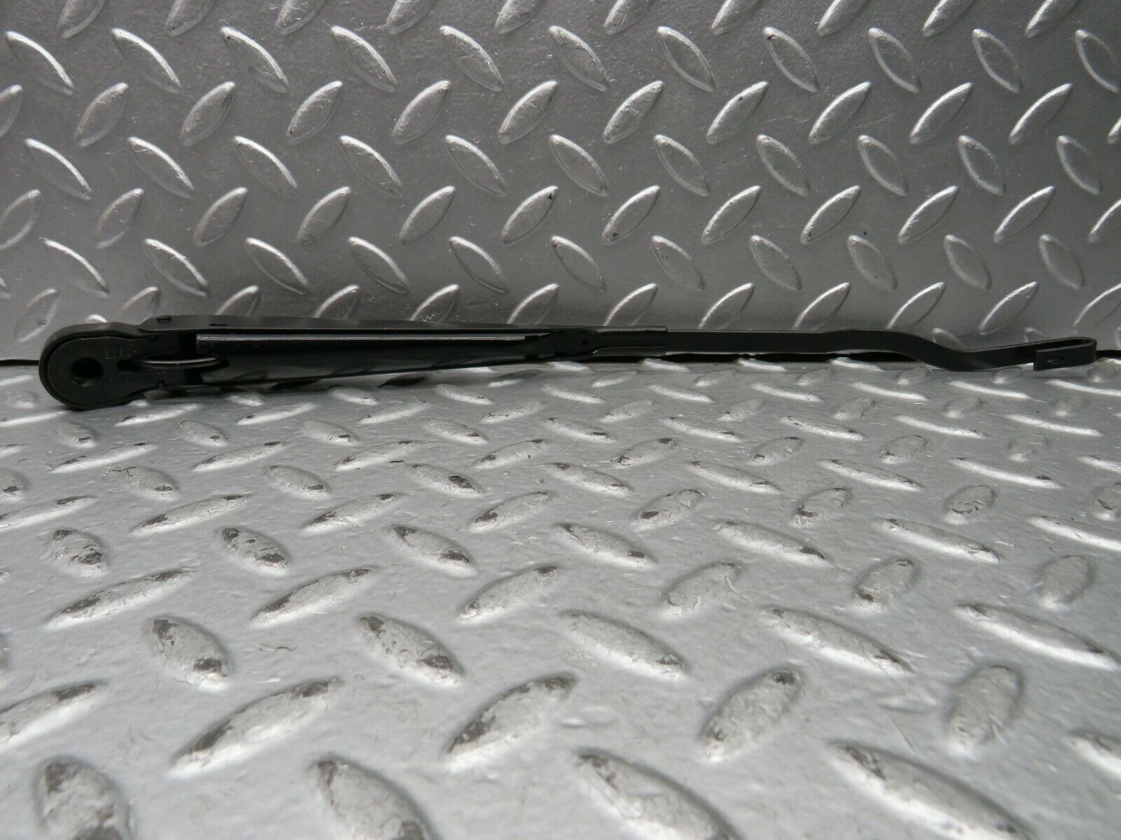 22123 Mercedes-Benz S123 280TE Wagon Right Side Wiper Arm Bosch 3399990553