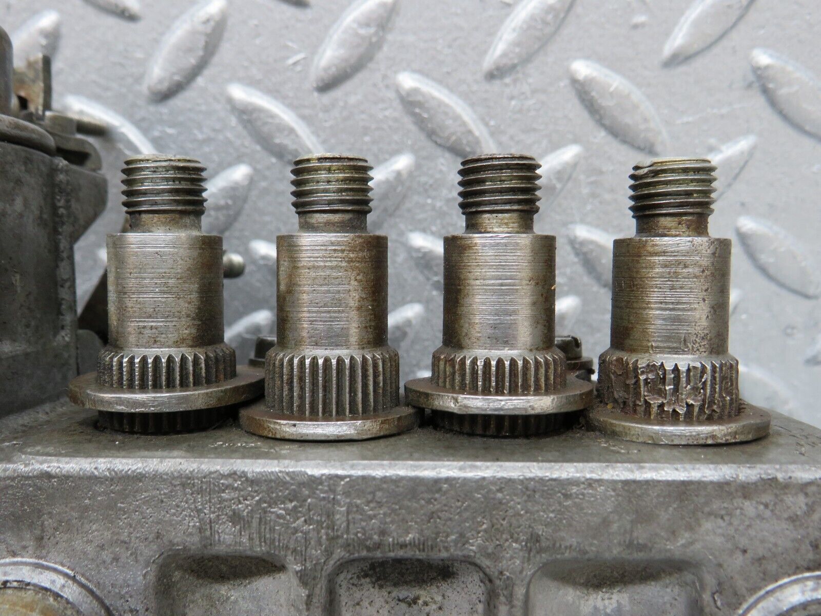 35930 Mercedes-Benz 240D OM616.912 Fuel Injection Pump 6160704101 0400074989