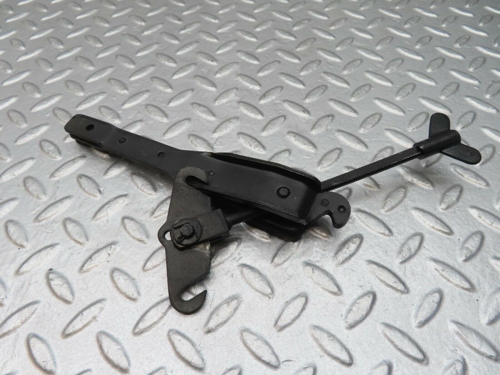 12919 Mercedes-Benz W111 220SE Handbrake Adjusting Handbrake Regulator