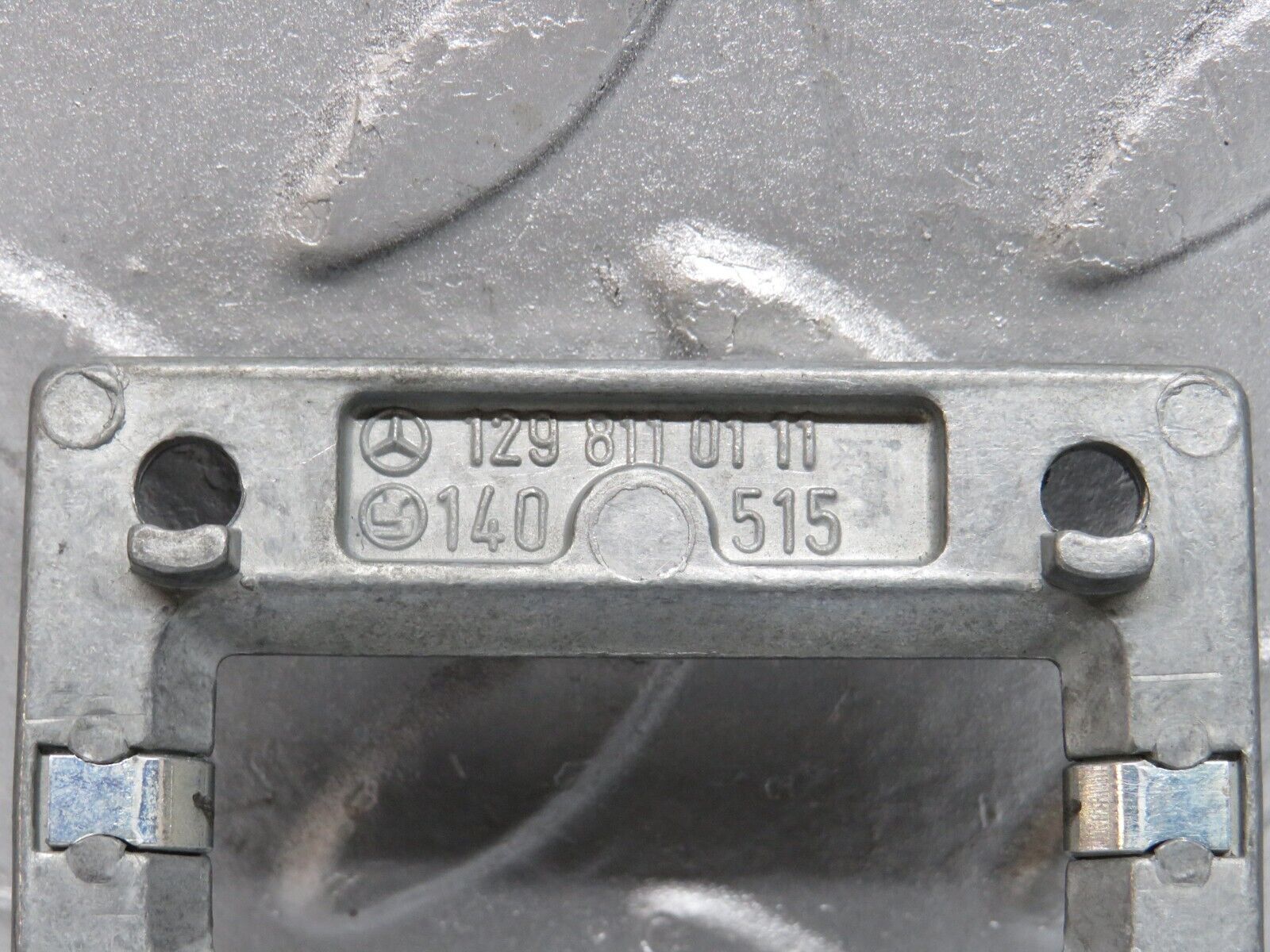 39644 Mercedes-Benz R129 320SL Coupe Rear View Mirror Bracket 1298110111 1298100011