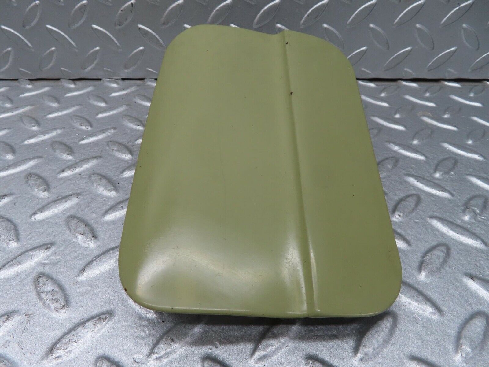 13527 Mercedes-Benz W123 200 Fuel Tank Flap Cap 1235840039