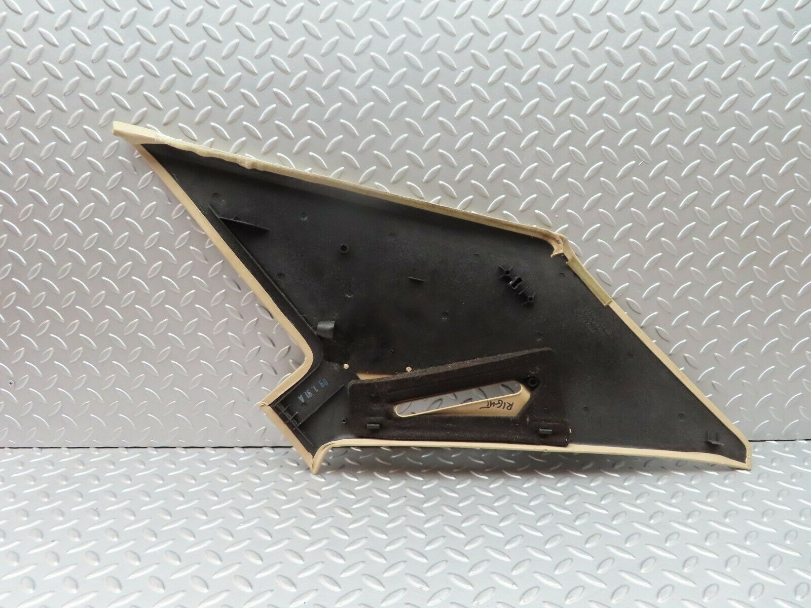 5449 Mercedes-Benz W124 230E C Pillar Panel Right 1246952844