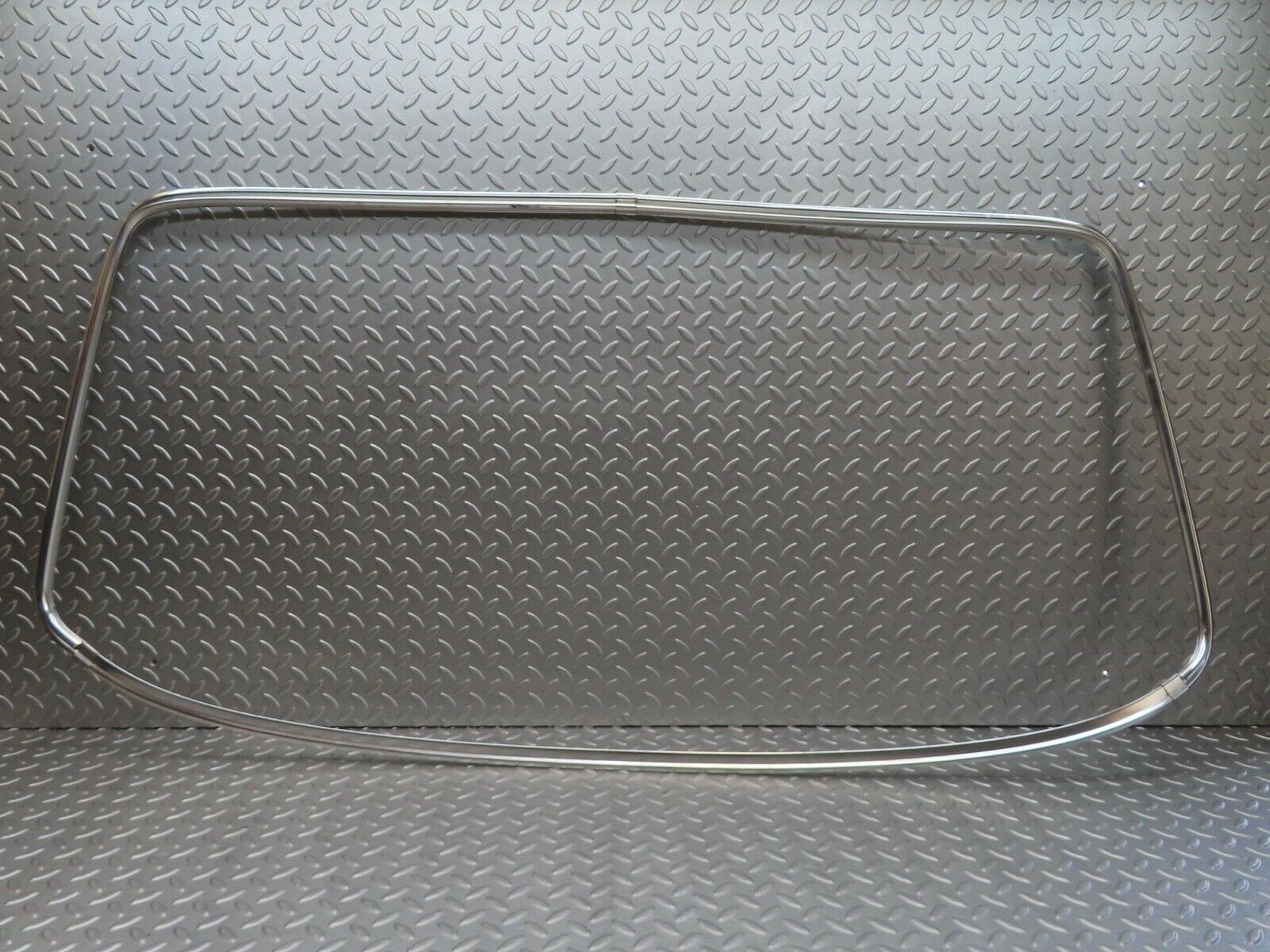 16088 Mercedes-Benz W123 280E Rear Windscreen Chrome Frame