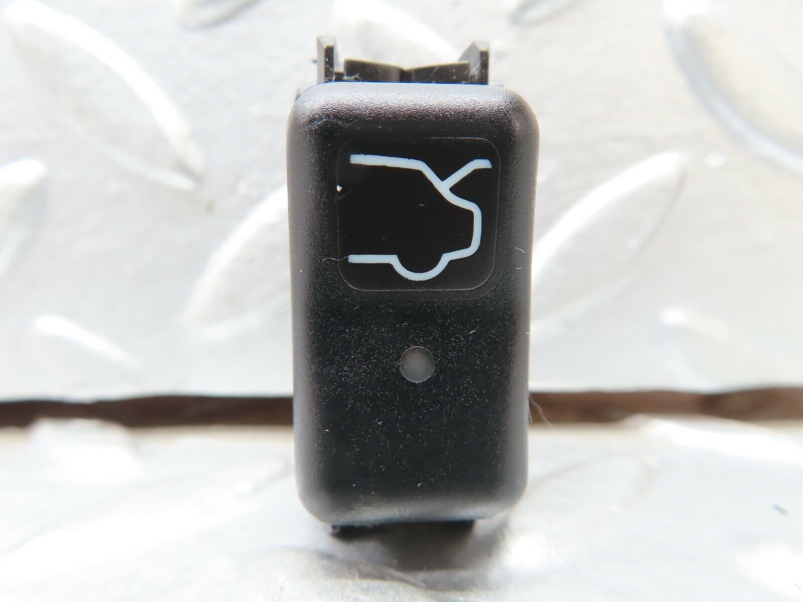 19719 Mercedes-Benz C140 CL420 Coupe Trunk Lid Open Release Button 1408214451