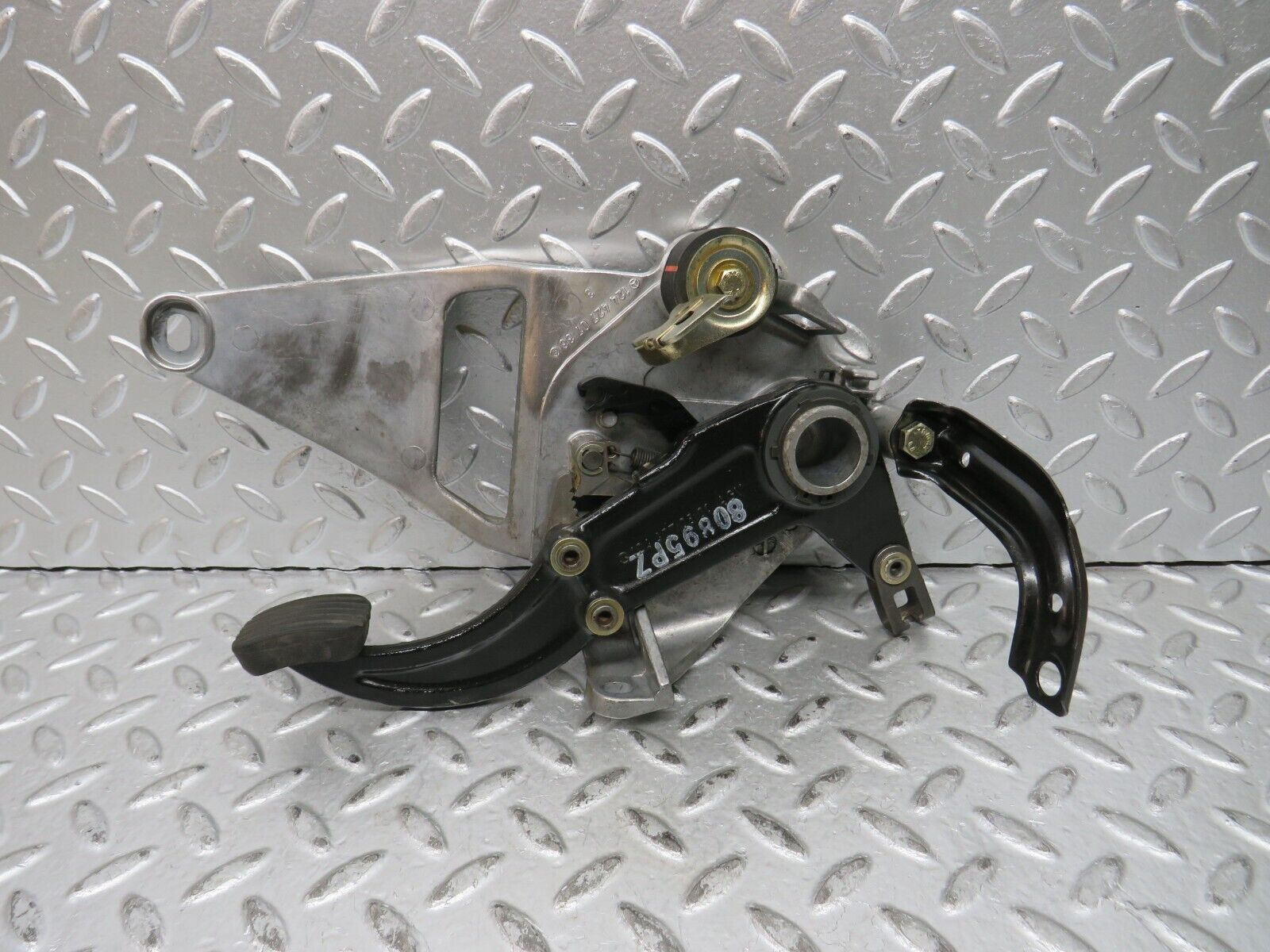 28972 Mercedes-Benz C124 320CE Coupe Parking Brake Pedal 1244270736 1244270801